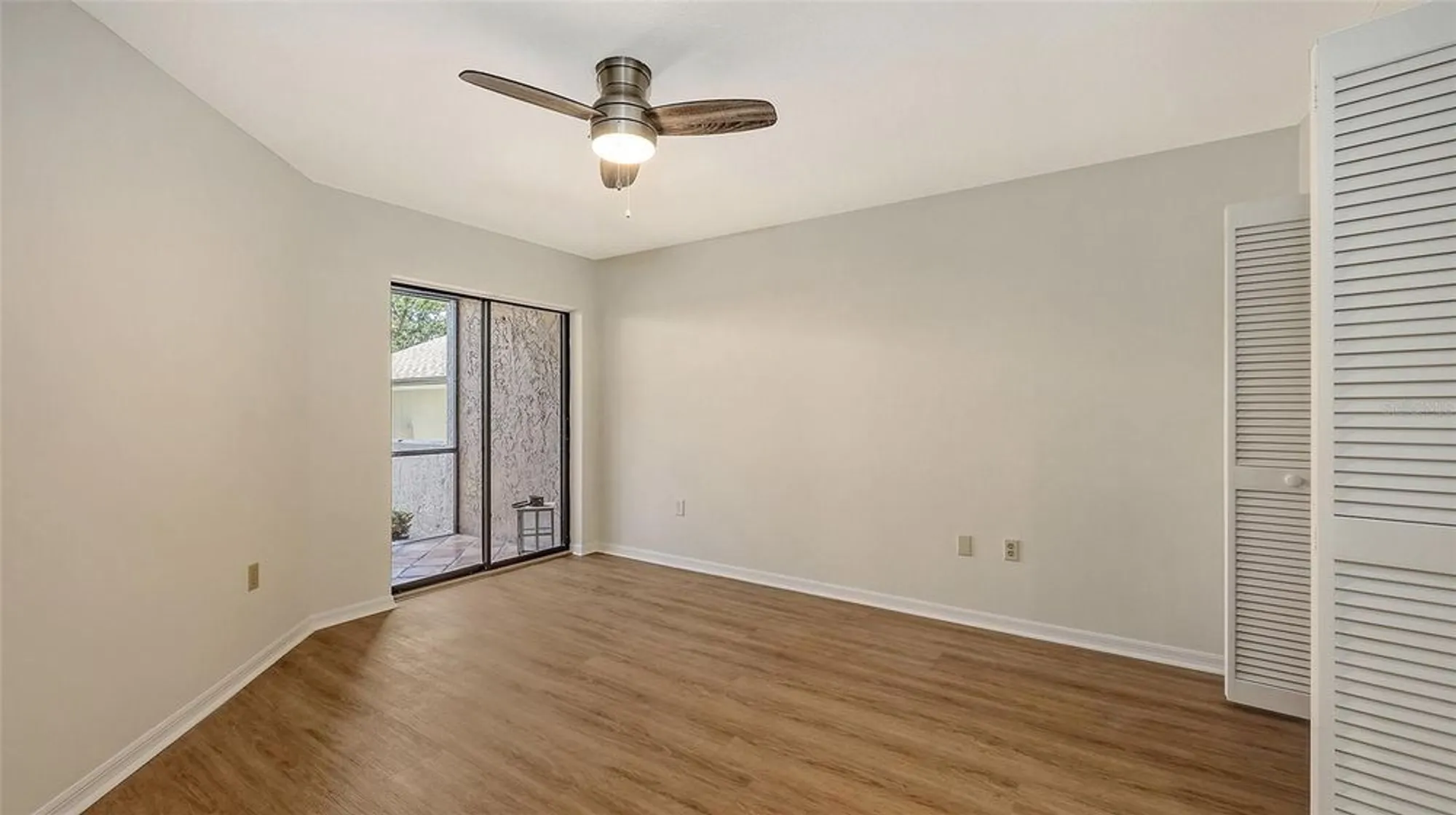 Property Slideshow image 22 of 39 | 5223 heron way # 104, Sarasota, FL, 34231