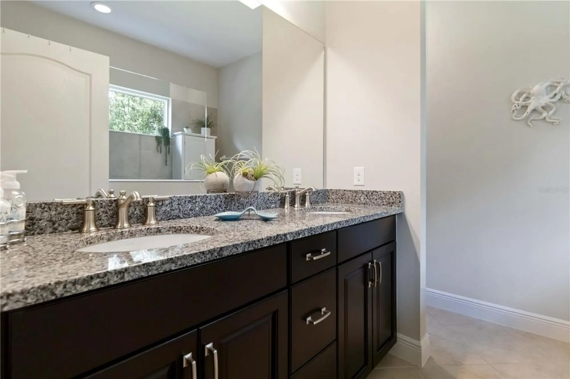 Property Slideshow image 23 of 70 | 12252 stuart dr, Venice, FL, 34293