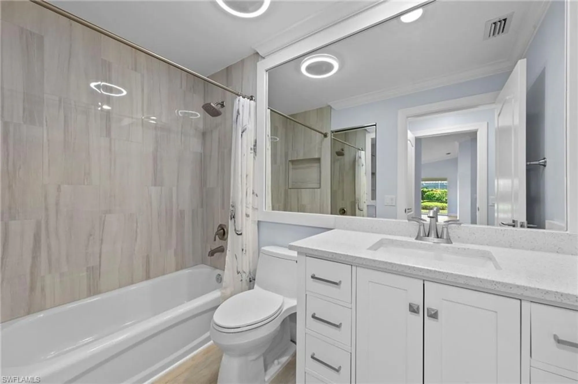 Property Slideshow image 13 of 42 | 5785 drummond way, Naples, FL, 34119