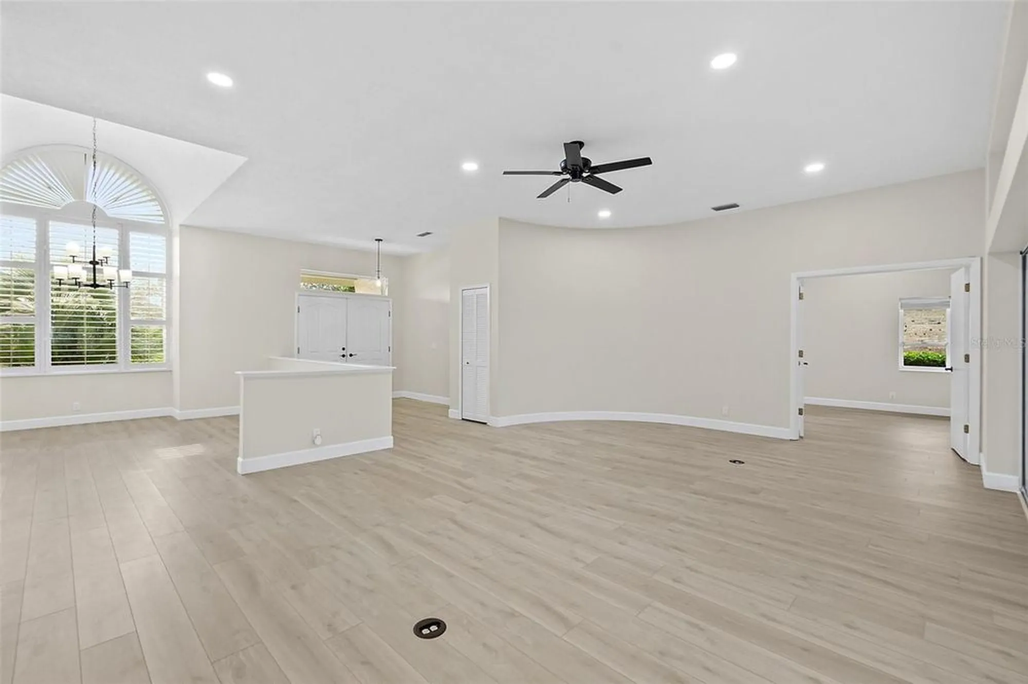 Property Slideshow image 8 of 56 | 38 kingsley cir, Ormond Beach, FL, 32174