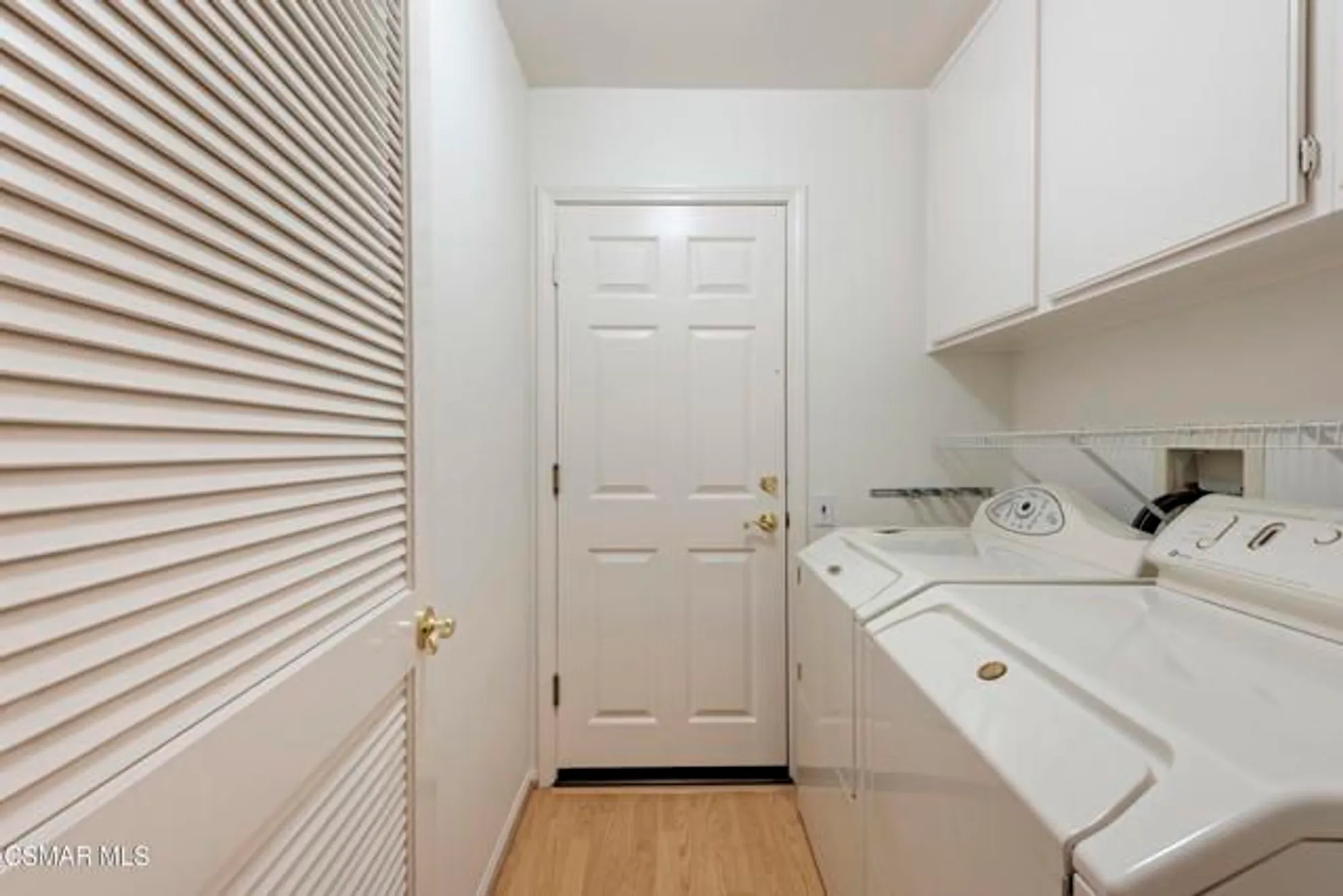 Property Slideshow image 29 of 38 | 2059 tulip ave, Simi Valley, CA, 93063