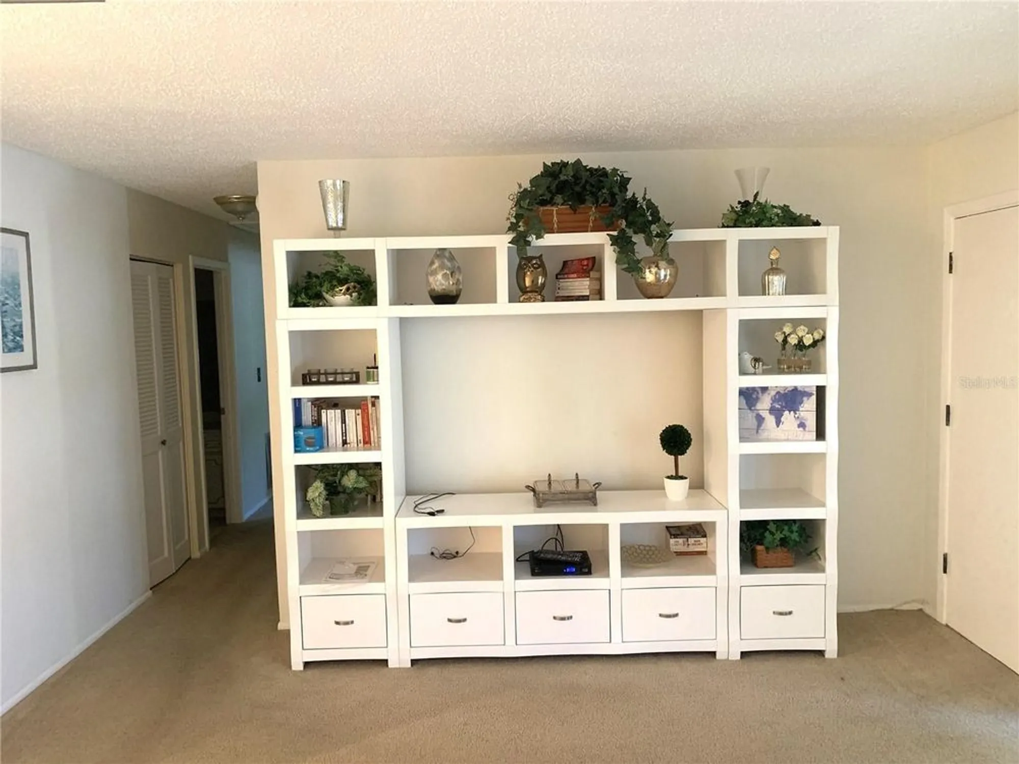 Property Slideshow image 19 of 27 | 2711 sherbrooke ln b, Palm Harbor, FL, 34684