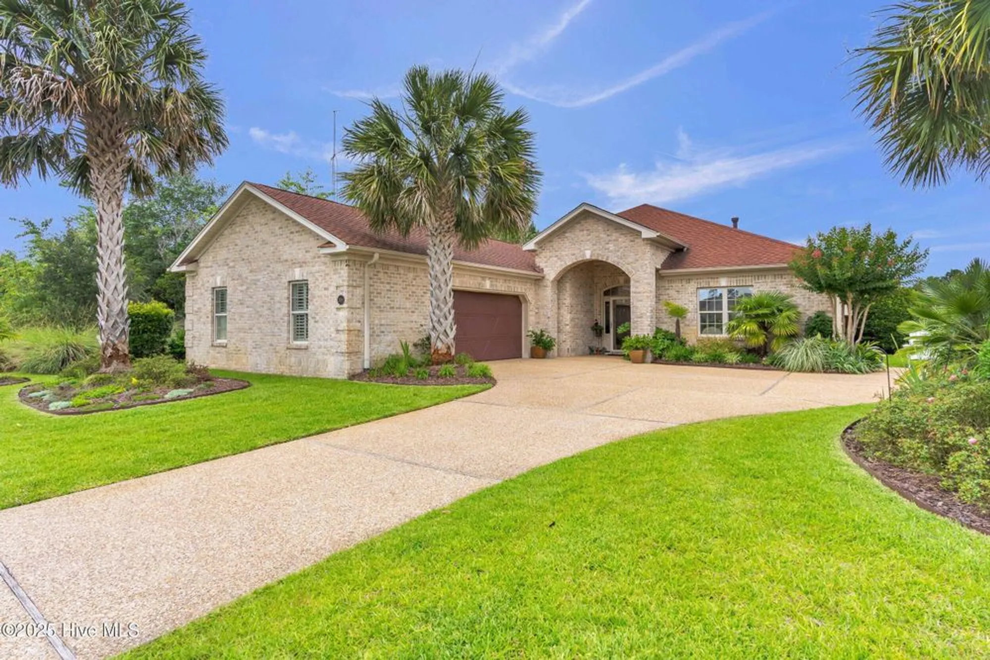 Property Slideshow image 3 of 71 | 2019 annsdale dr, Leland, NC, 28451