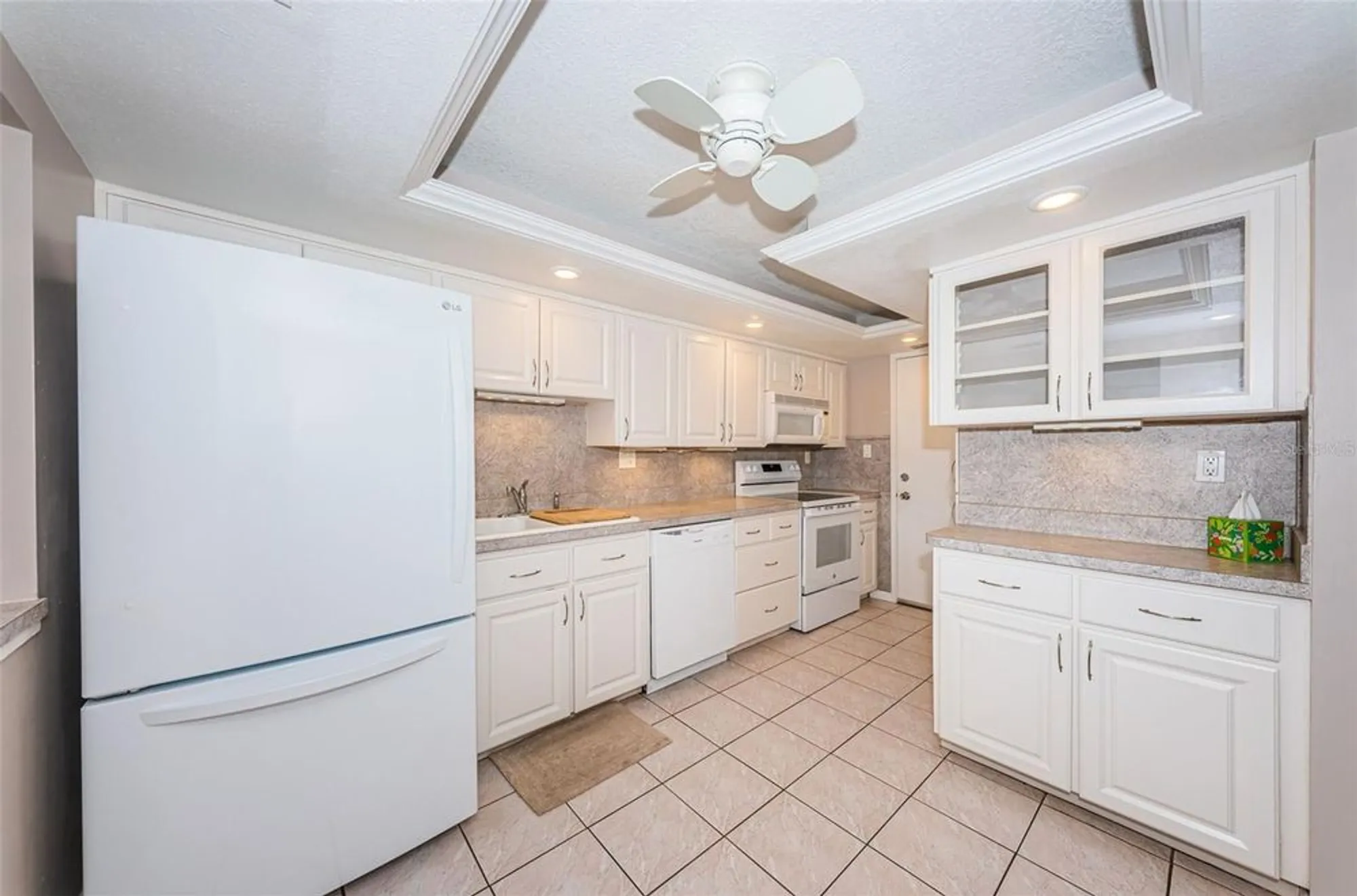 Property Slideshow image 12 of 55 | 7400 sun island dr 311, South Pasadena, FL, 33707