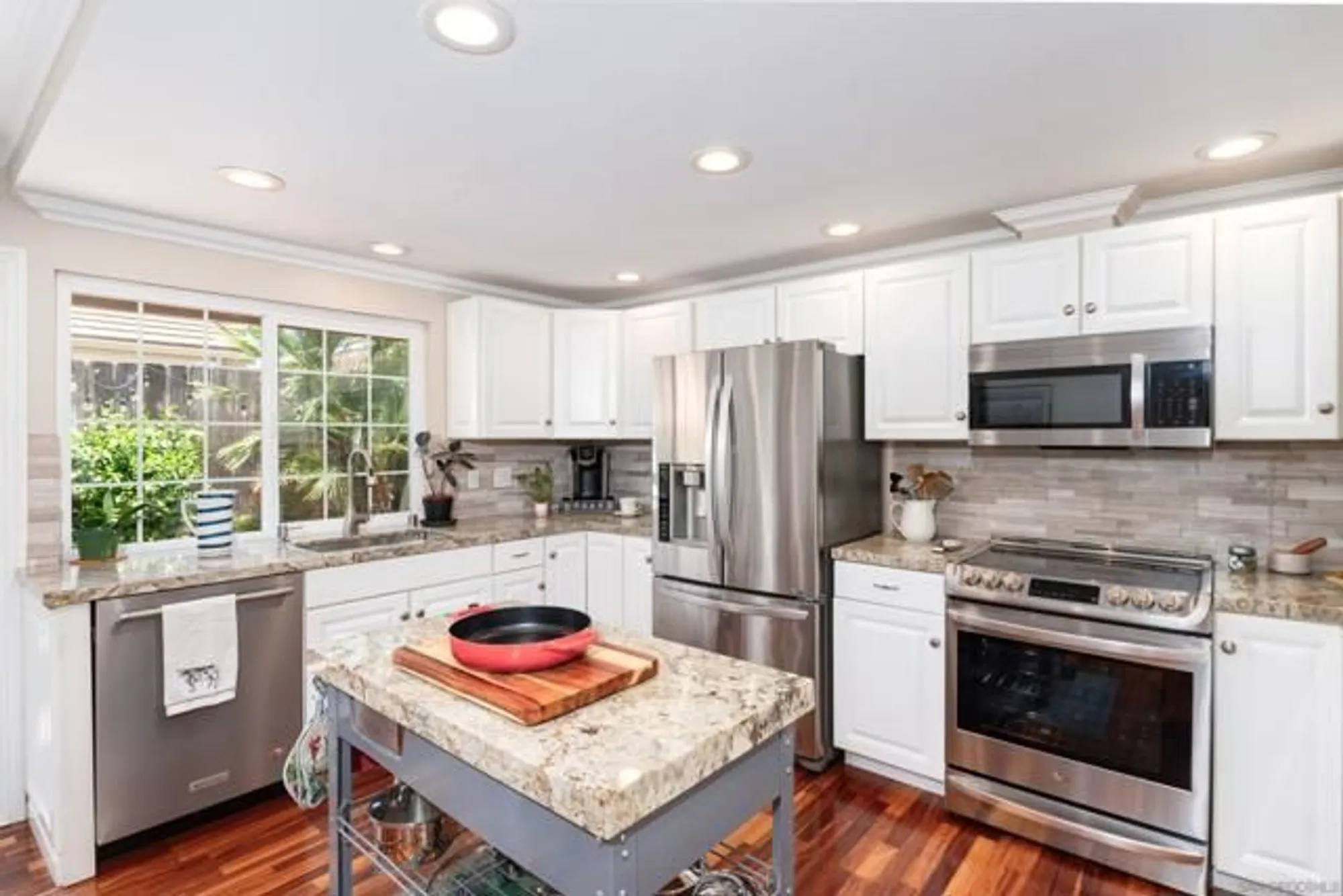 Property Slideshow image 12 of 34 | 17525 plaza gitana, San Diego, CA, 92128