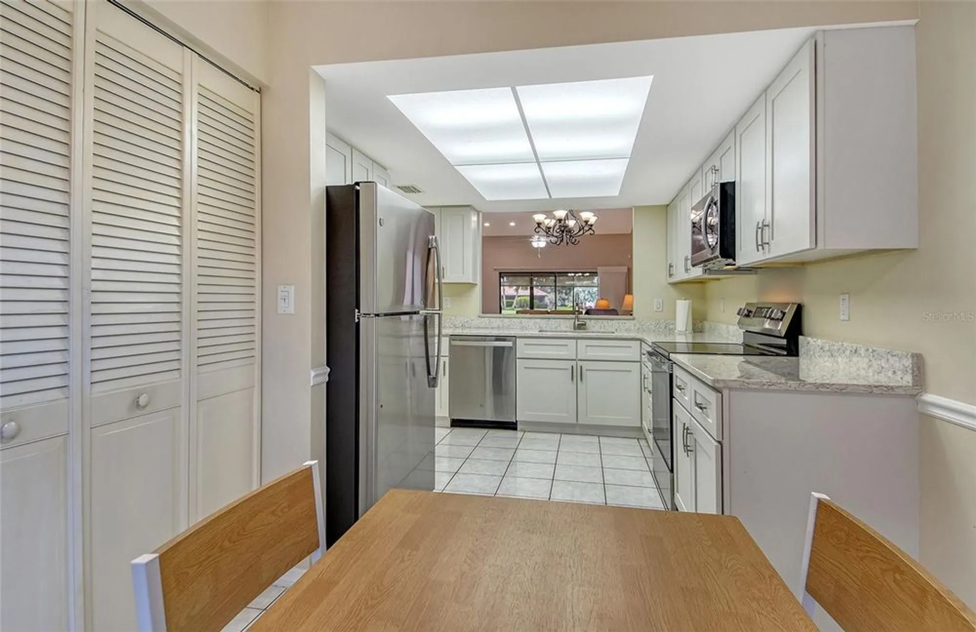 Property Slideshow image 15 of 38 | 6261 timber lake dr f6, Sarasota, FL, 34243
