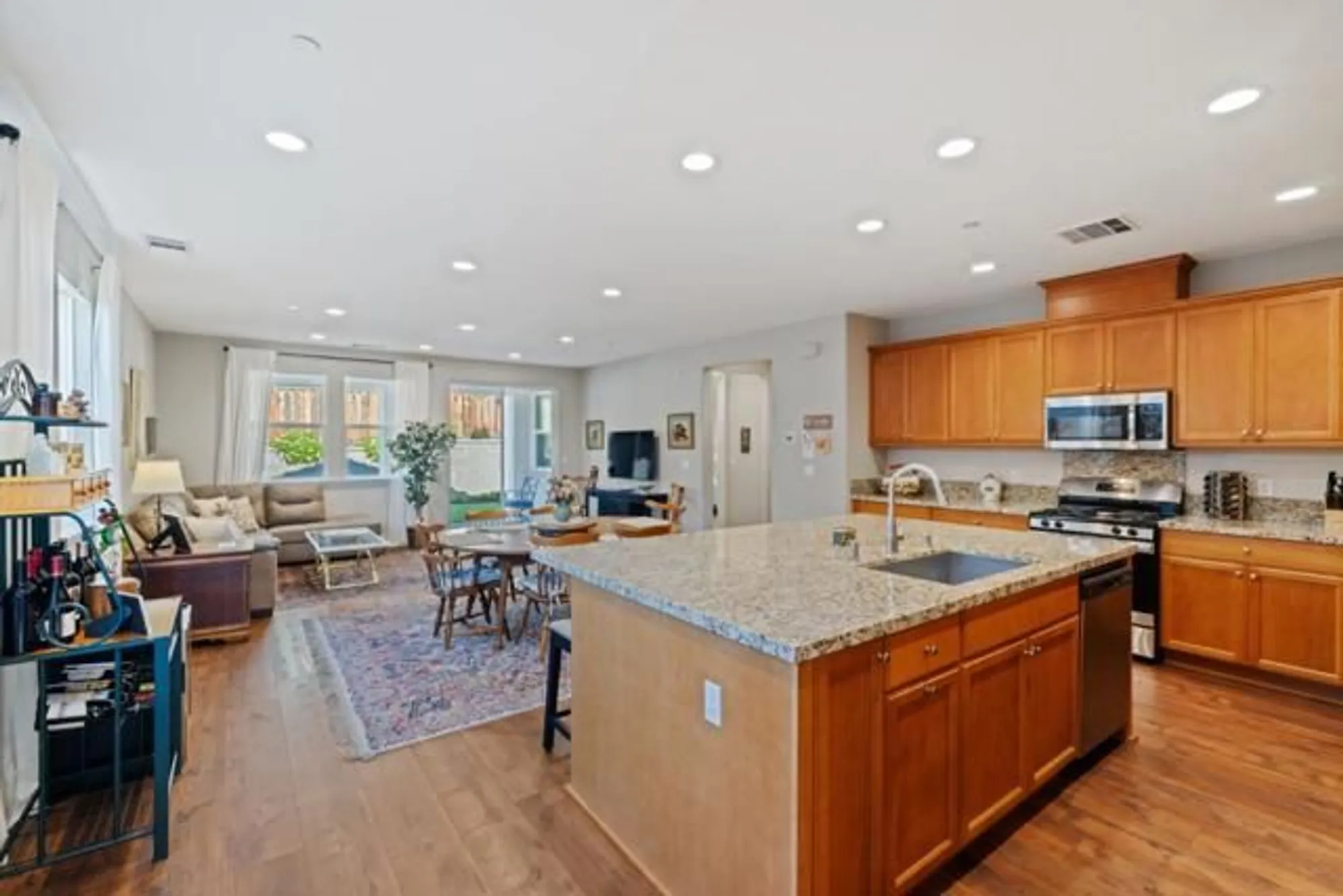 Property Slideshow image 13 of 63 | 1110 mcclellan st, Hollister, CA, 95023