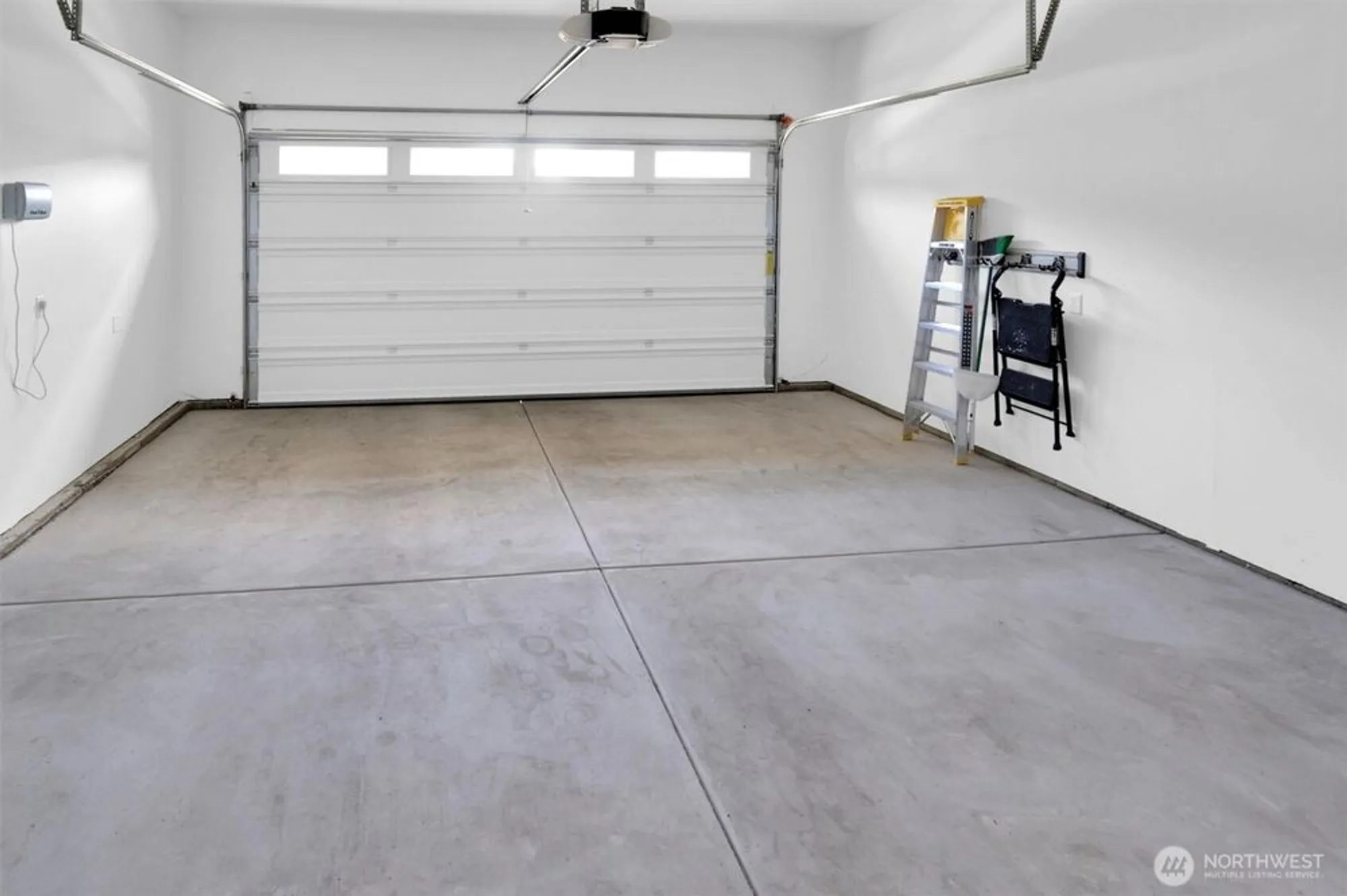 Property Slideshow image 21 of 39 | 23612 se aspen st, Black Diamond, WA, 98010