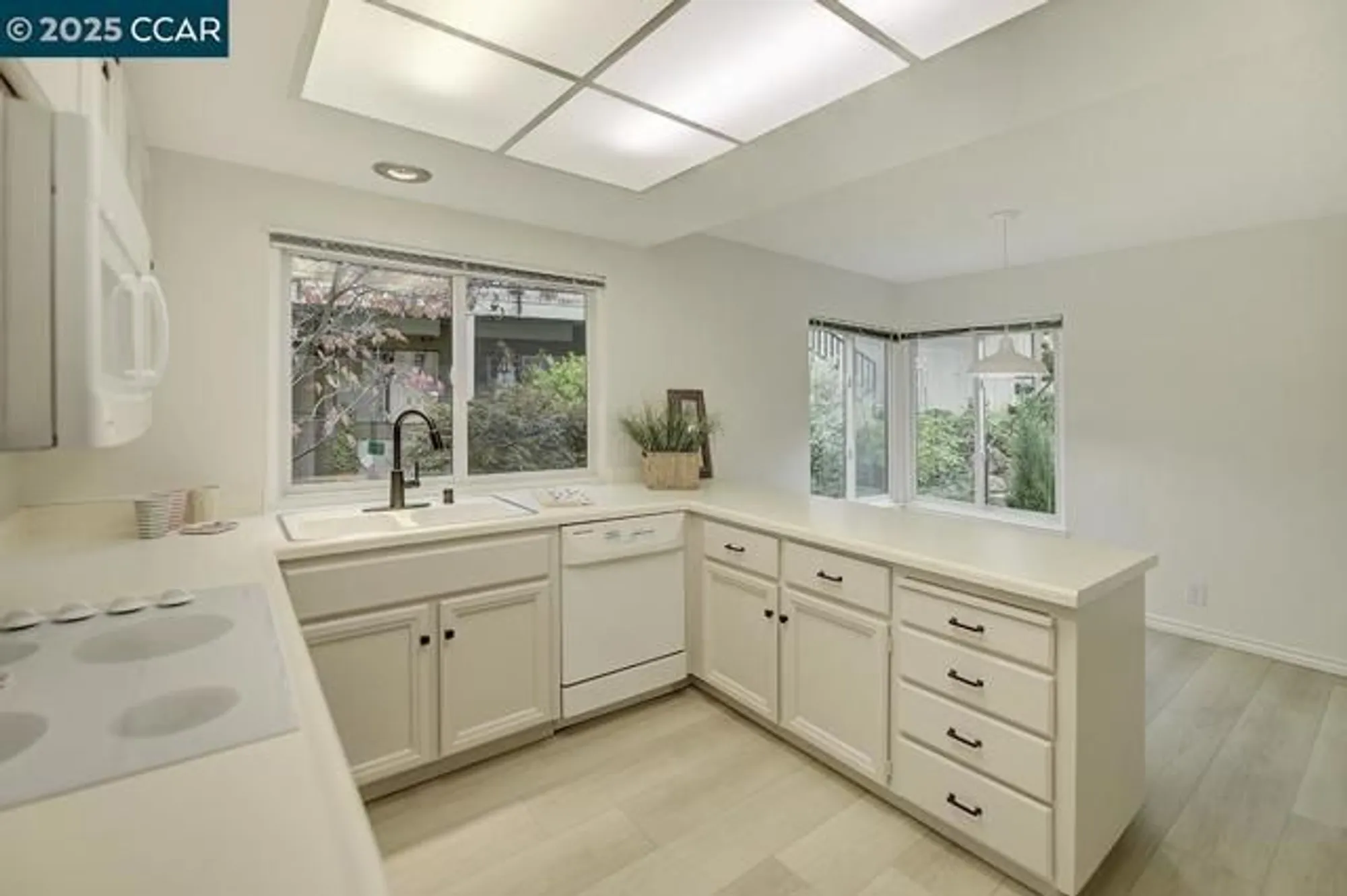 Property Slideshow image 9 of 54 | 3350 rossmoor pkwy 4, Walnut Creek, CA, 94595