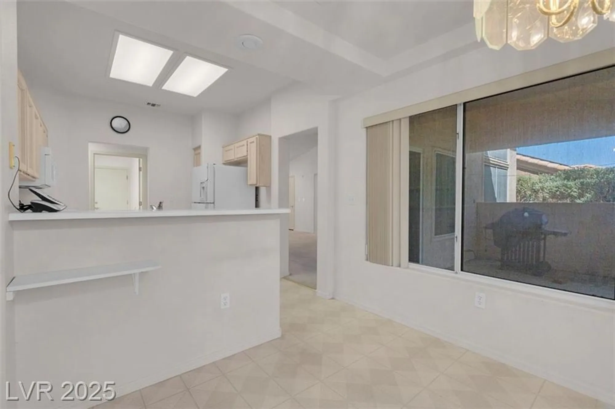 Property Slideshow image 14 of 38 | 10013 cresent creek dr, Las Vegas, NV, 89134