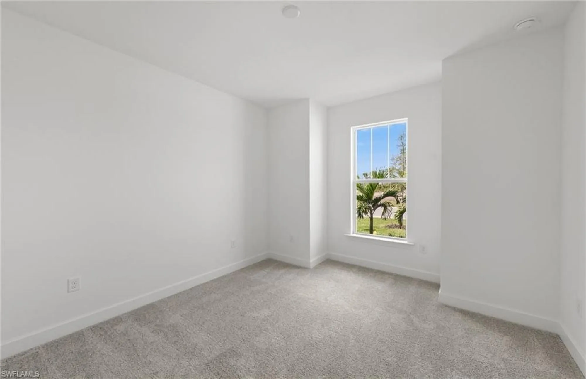 Property Slideshow image 16 of 46 | 17290 willow tree ln, North Fort Myers, FL, 33917