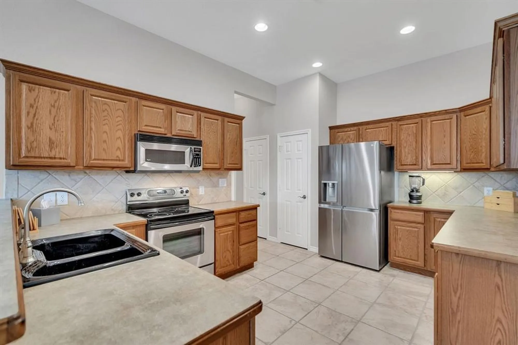 Property Slideshow image 12 of 40 | 2601 marsh ln 292, Plano, TX, 75093