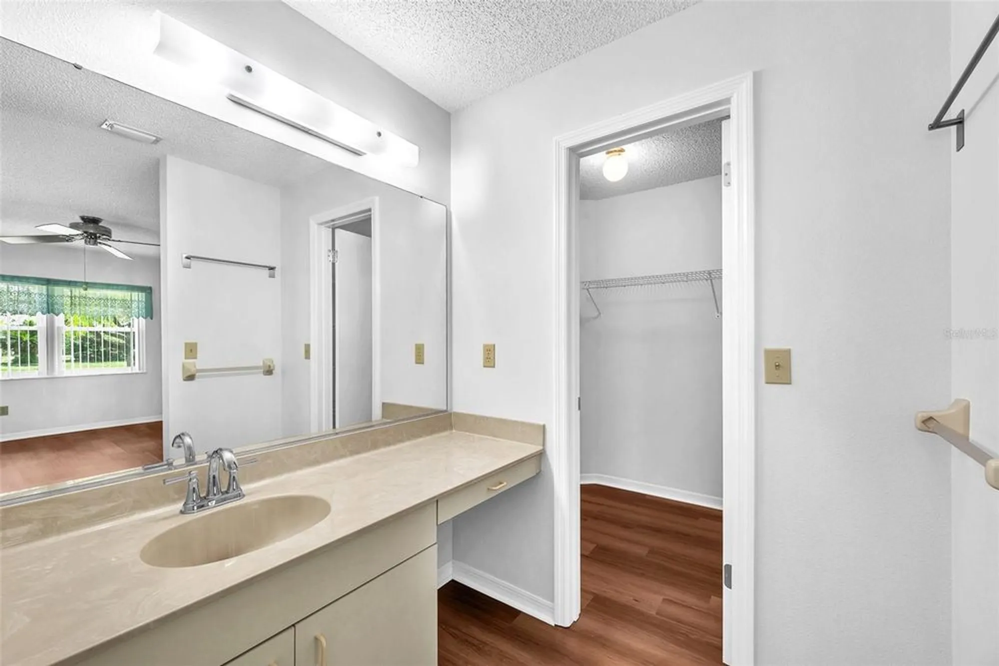 Property Slideshow image 13 of 39 | 904 sun key ct, Sun City Center, FL, 33573