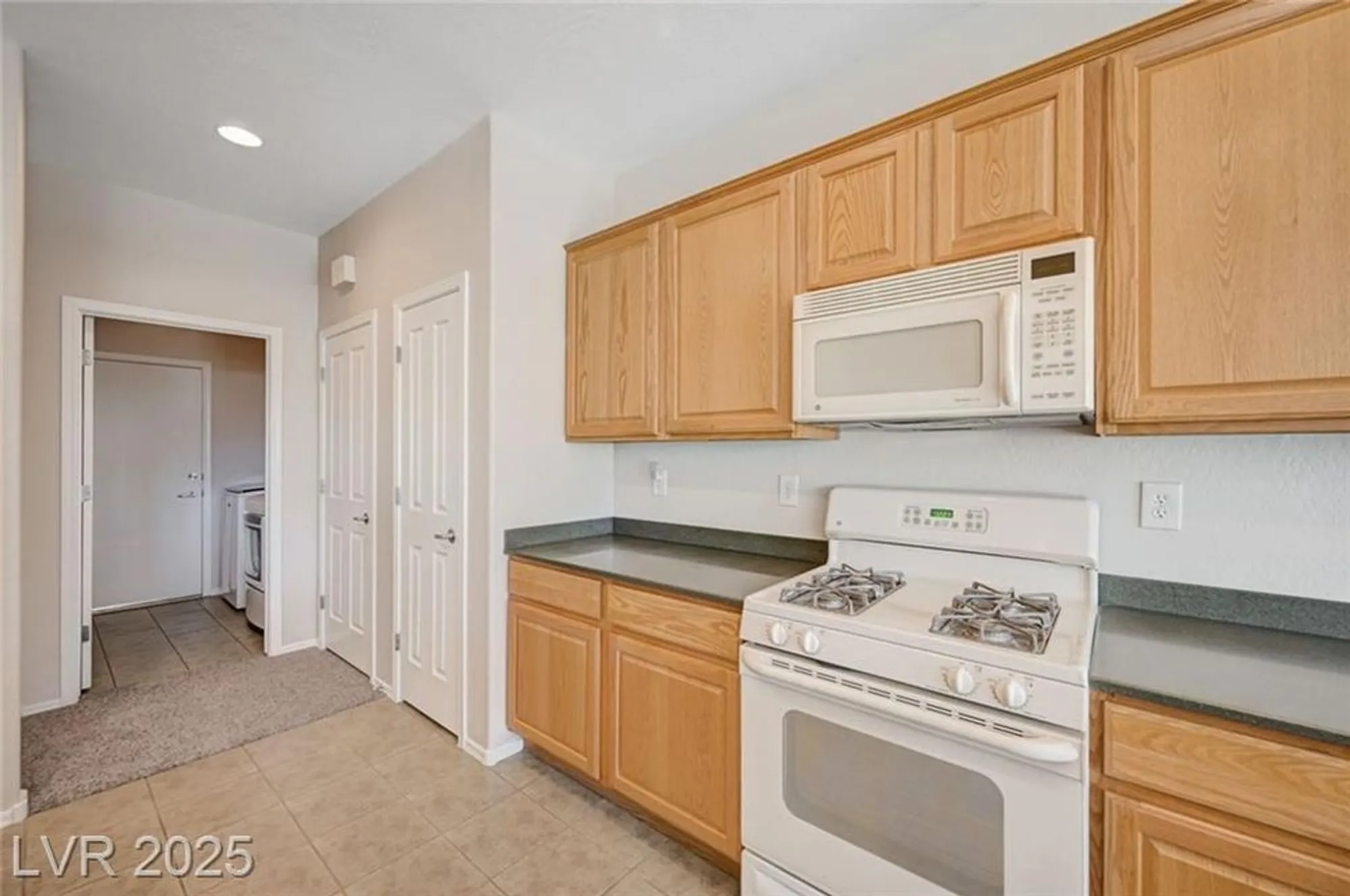 Property Slideshow image 14 of 37 | 2499 capella star st, Henderson, NV, 89044