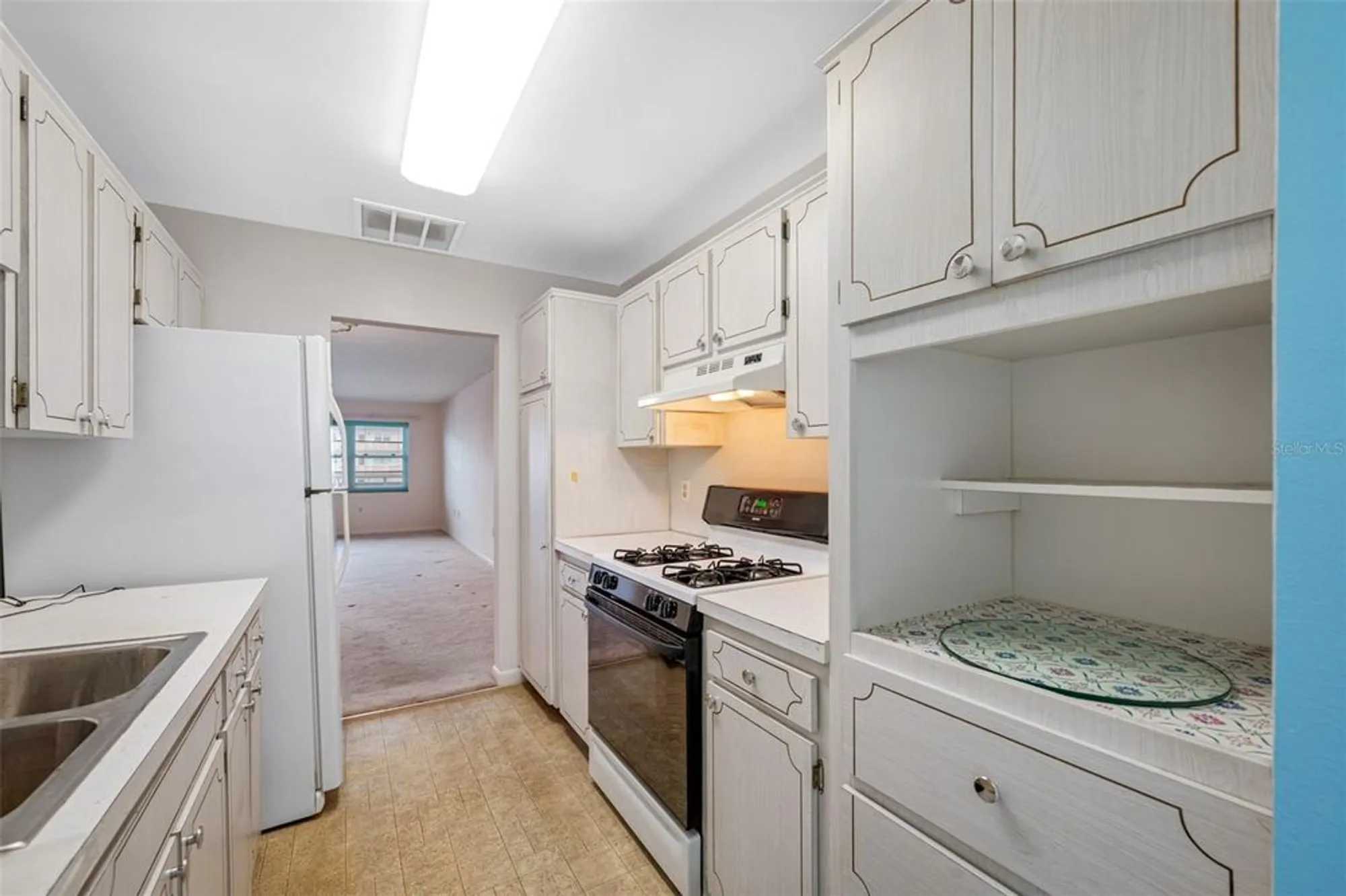 Property Slideshow image 7 of 44 | 5521 80th st n unit 310, St Petersburg, FL, 33709