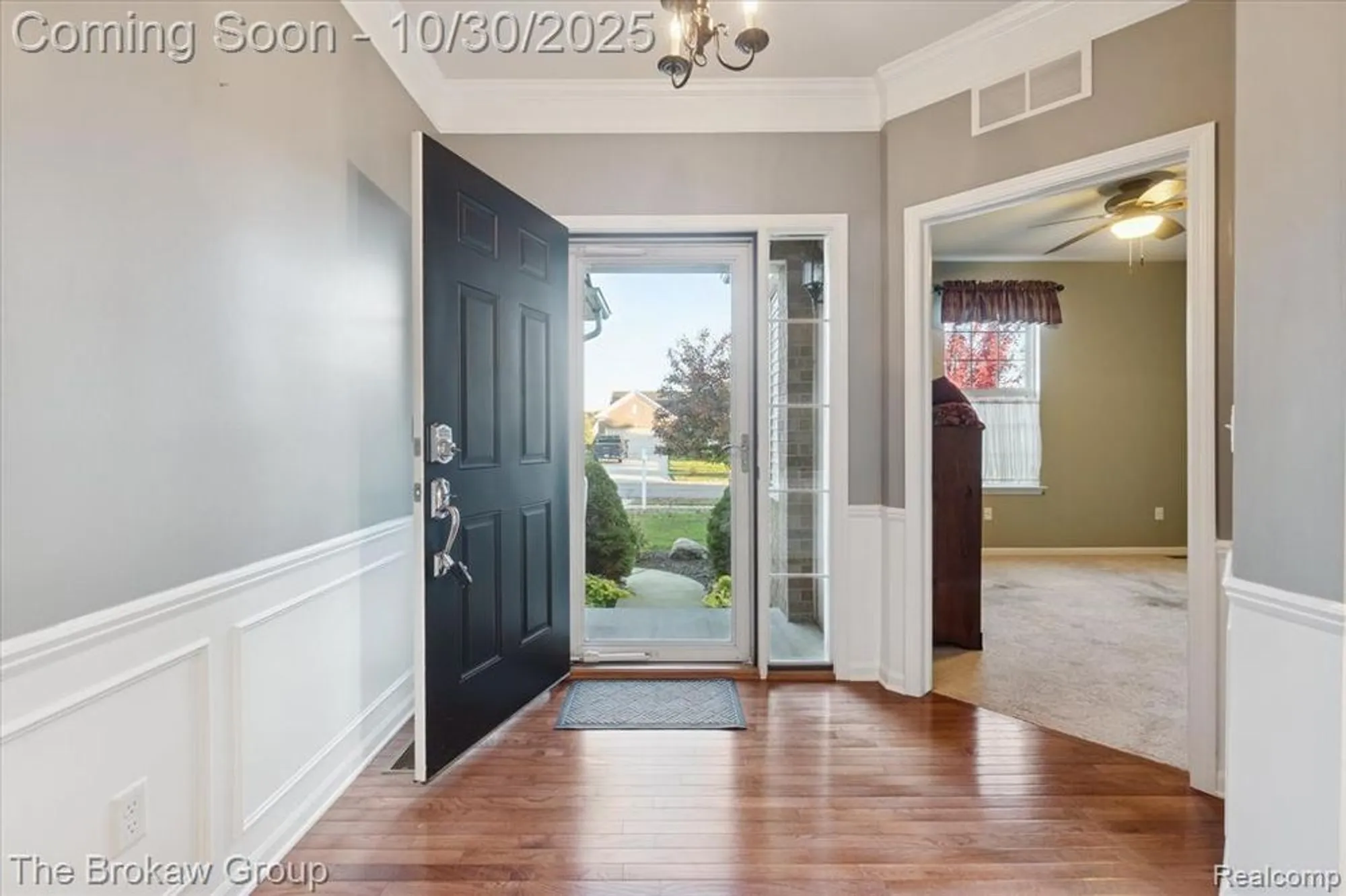 Property Slideshow image 7 of 49 | 6334 prairie dunes dr, Grand Blanc, MI, 48439