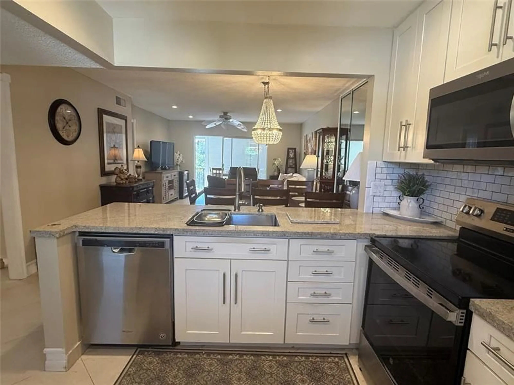 Property Slideshow image 4 of 18 | 32 abbey ln apt 207, Delray Beach, FL, 33446