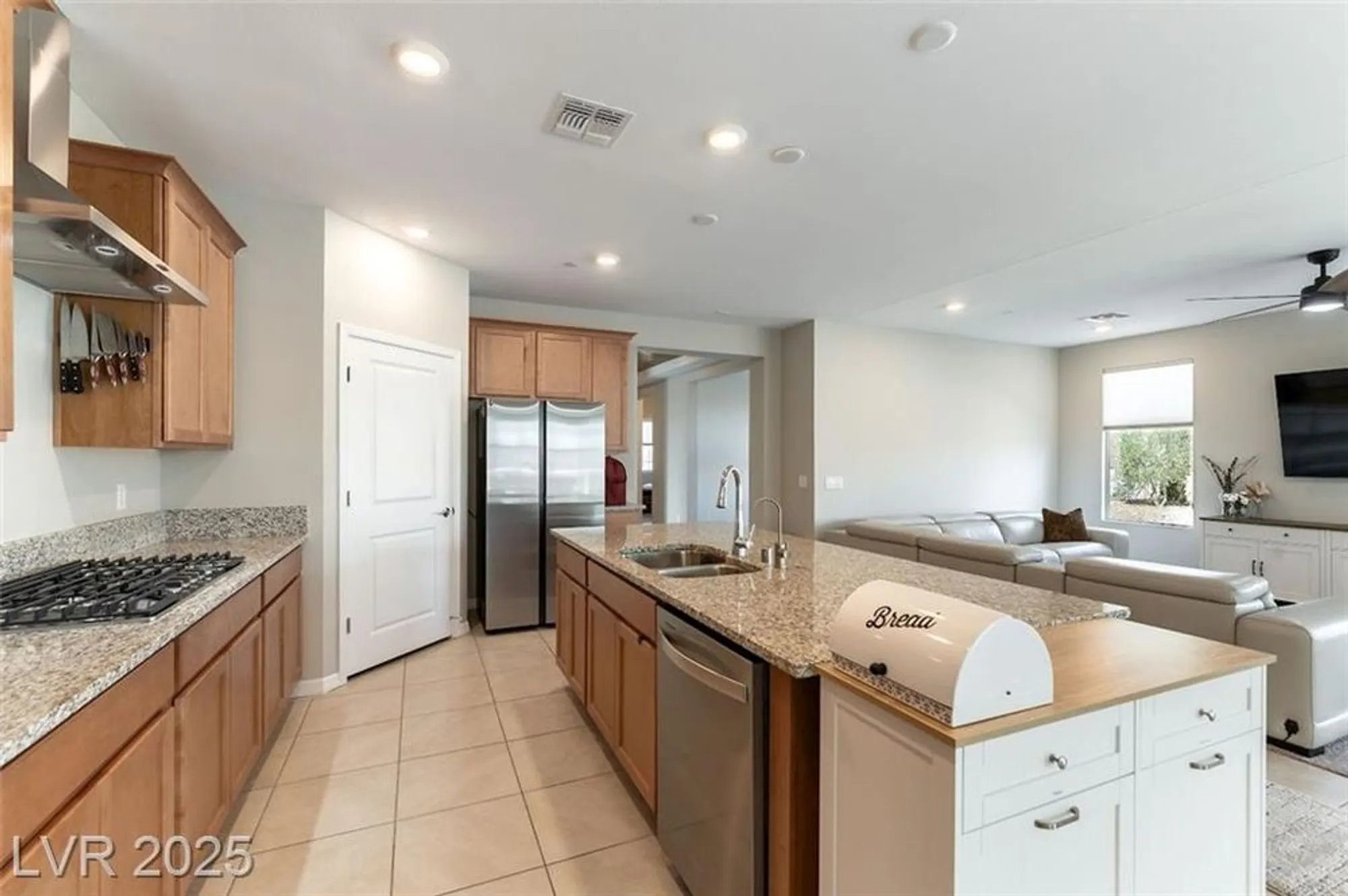 Property Slideshow image 11 of 30 | 127 crimson cactus ave, Henderson, NV, 89011
