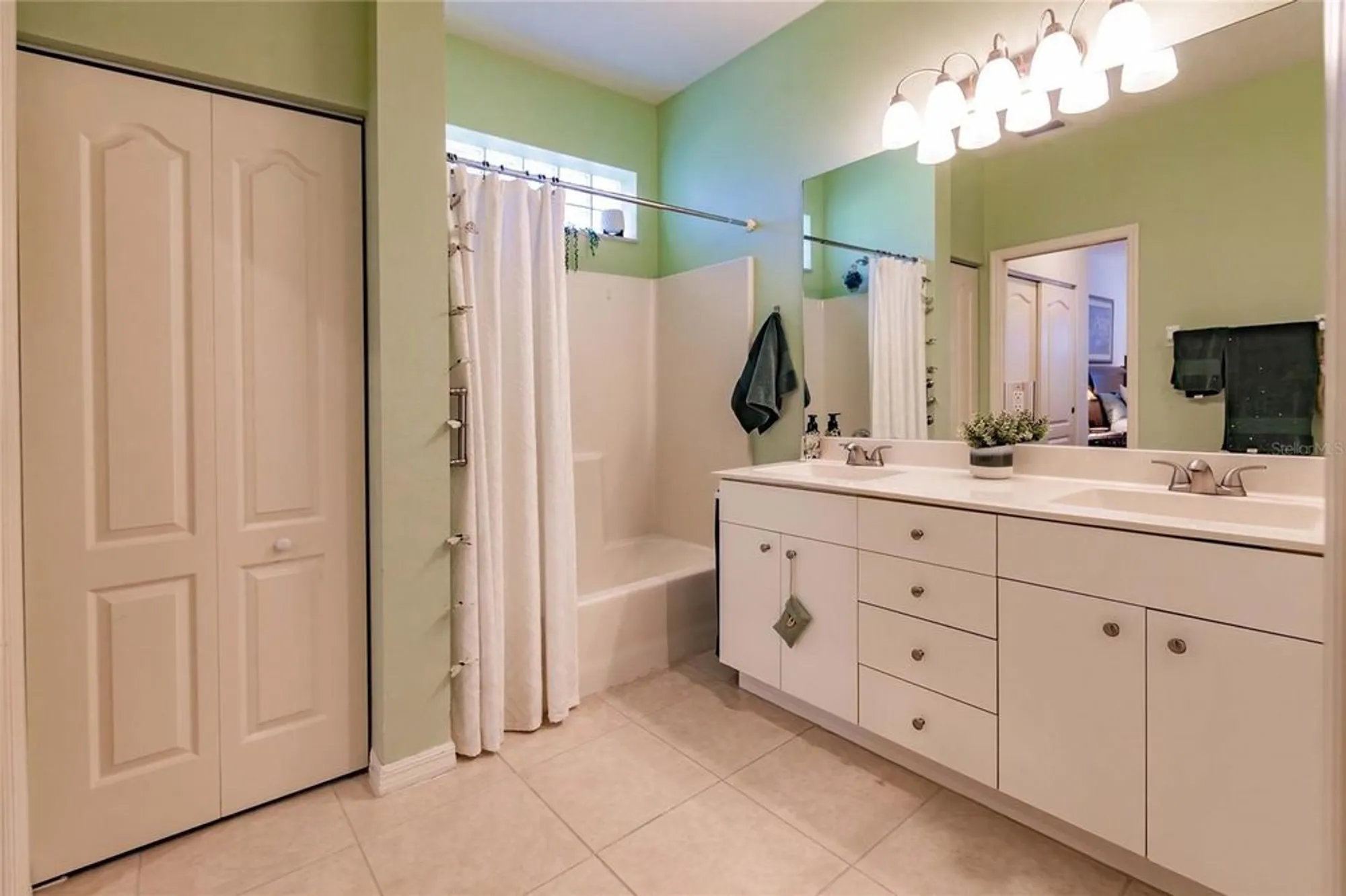 Property Slideshow image 21 of 40 | 921 tartan dr 31, Venice, FL, 34293