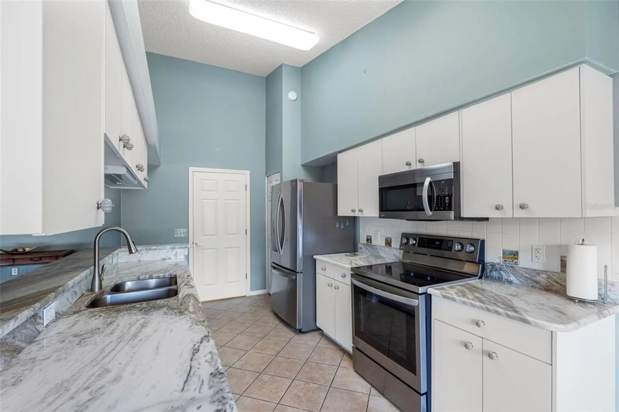 Property Slideshow image 7 of 51 | 18534 bent pine dr, Hudson, FL, 34667