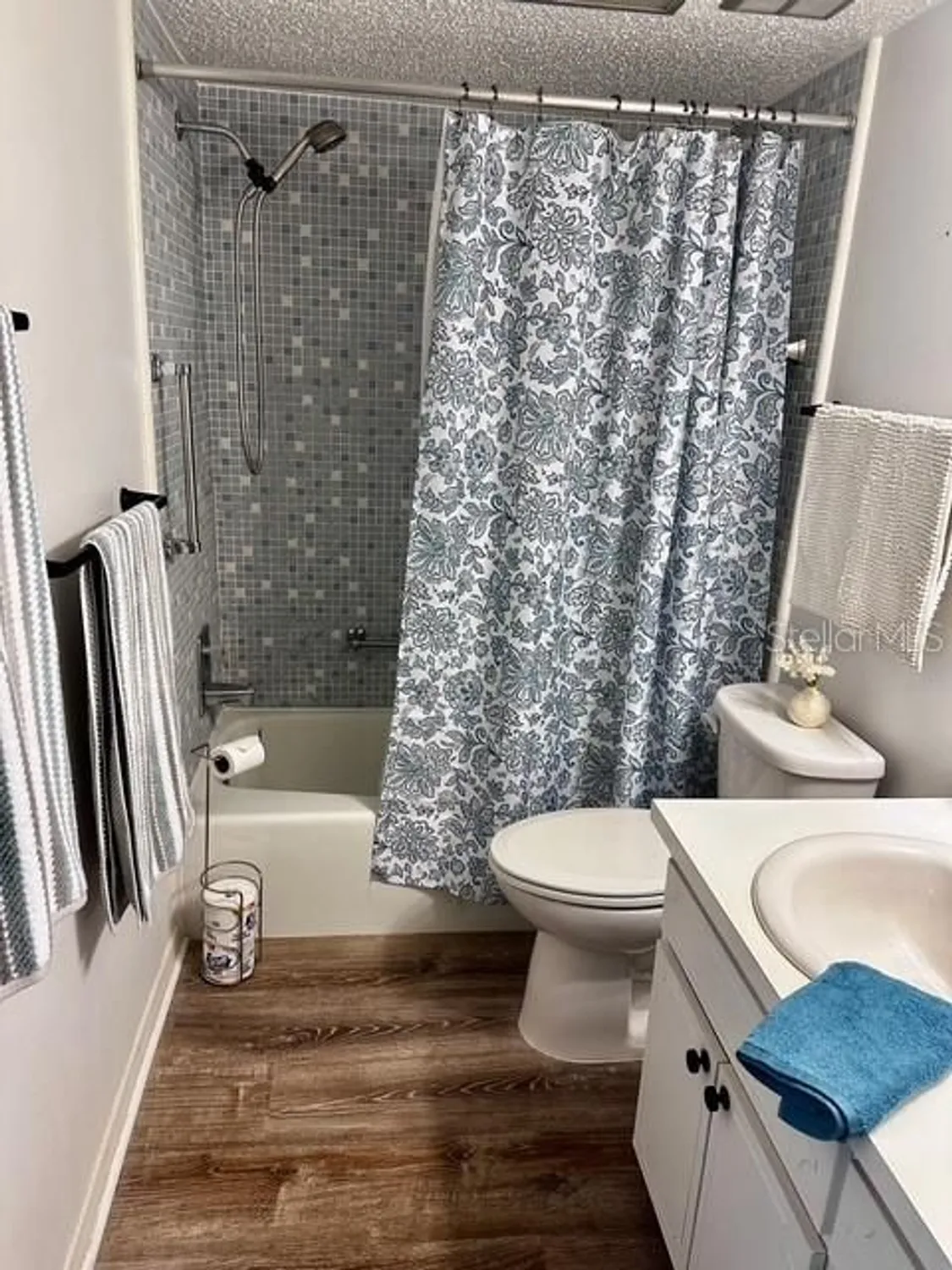 Property Slideshow image 14 of 31 | 1701 pinehurst rd apt 13c, Dunedin, FL, 34698