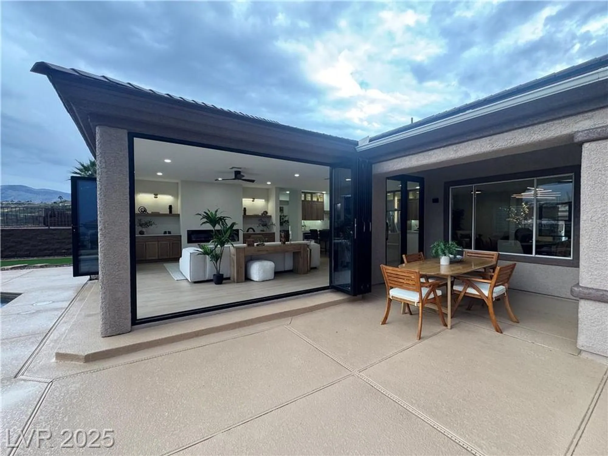 Property Slideshow image 20 of 66 | 2784 cherrydale falls dr, Henderson, NV, 89052