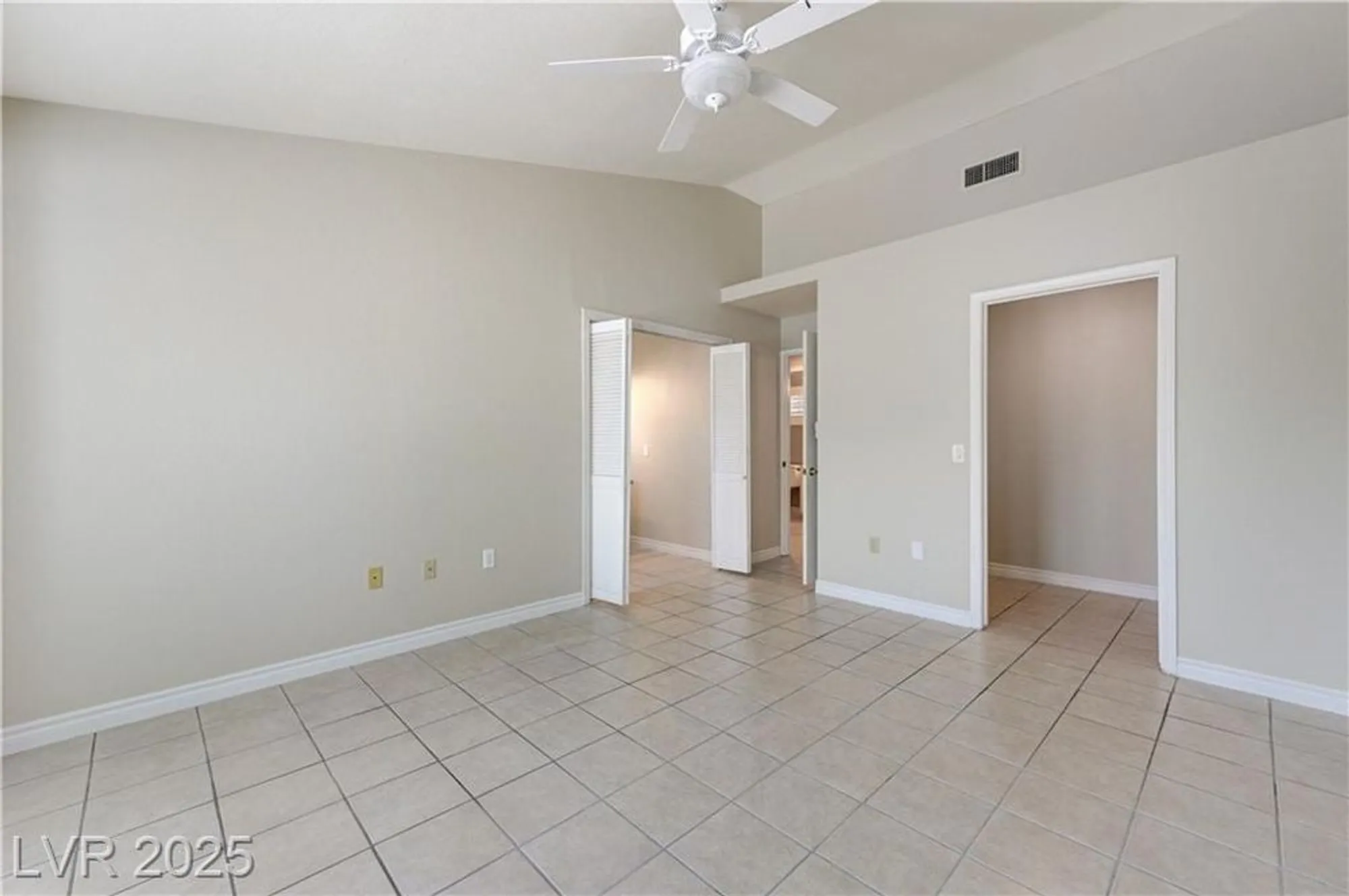 Property Slideshow image 14 of 24 | 8737 smokey dr, Las Vegas, NV, 89134