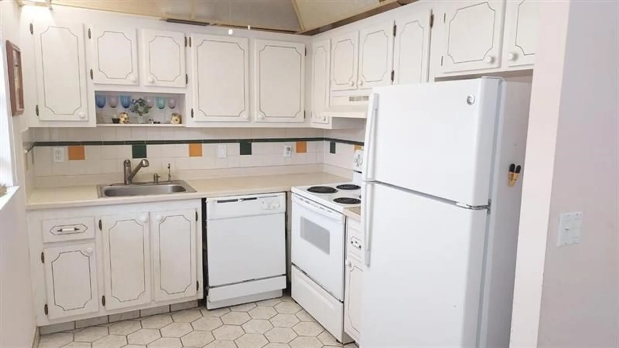 Property Slideshow image 3 of 10 | 280 saxony f # 280, Delray Beach, FL, 33446