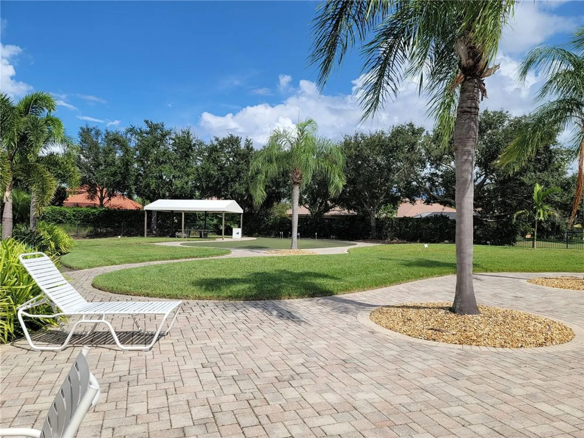 Property Slideshow image 53 of 100 | 303 bluewater falls ct, Apollo Beach, FL, 33572