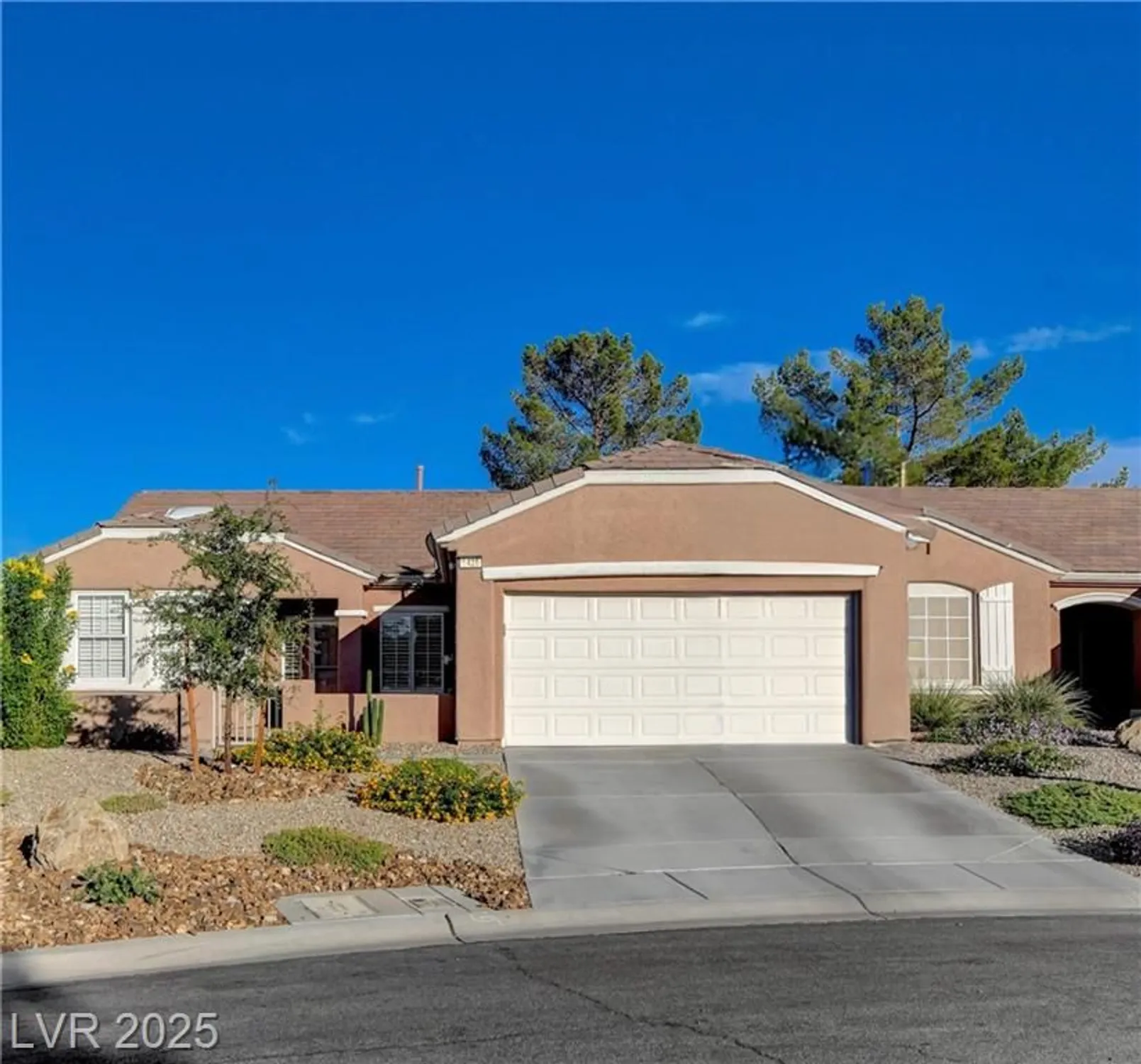 Property Slideshow image 1 of 60 | 1426 fieldbrook st, Henderson, NV, 89052