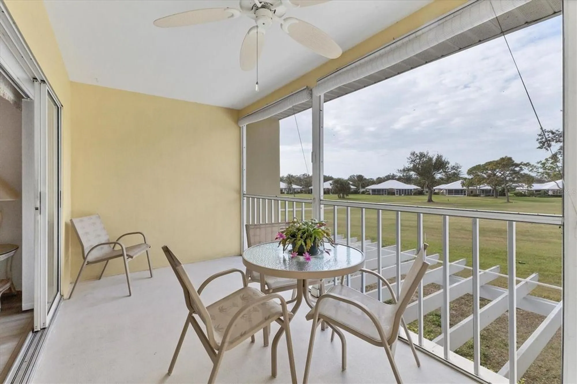 Property Slideshow image 6 of 35 | 402 cerromar cir 207, Venice, FL, 34293