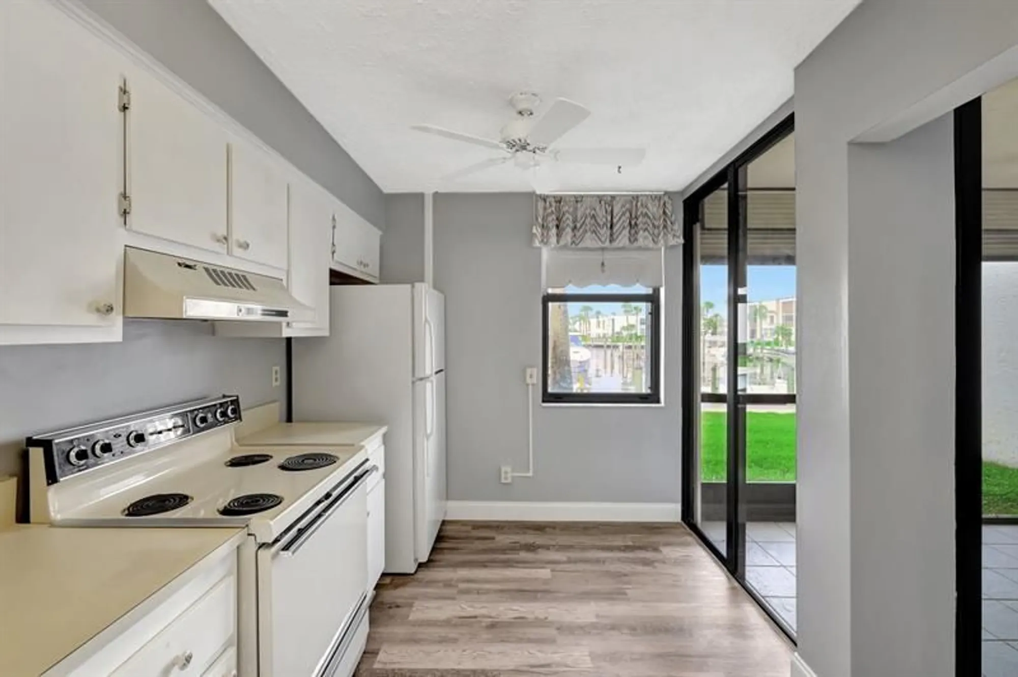 Property Slideshow image 9 of 14 | 1950 sw palm city rd 5104, Stuart, FL, 34994