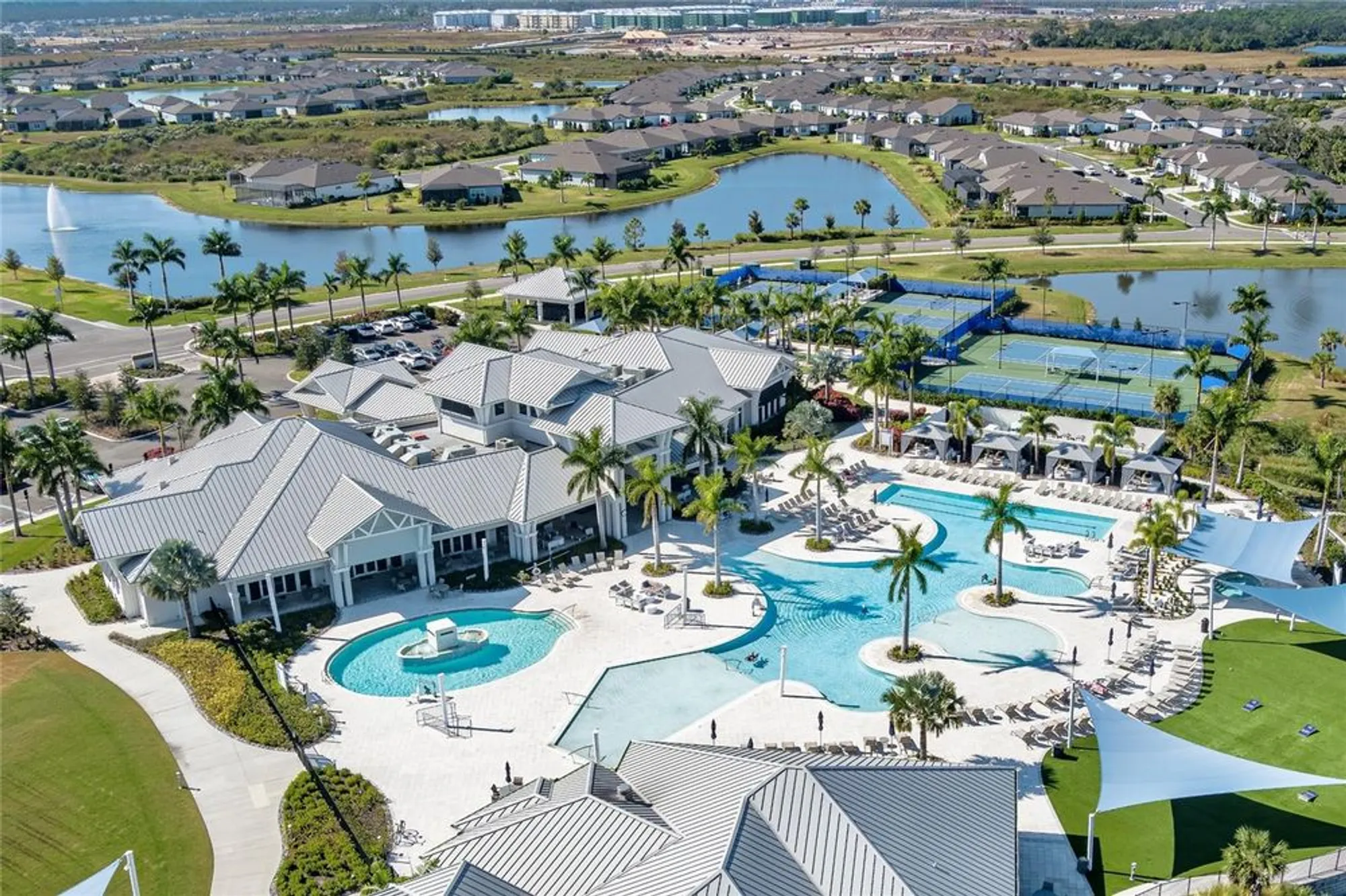 Property Slideshow image 5 of 40 | 10641 spring tide way, Parrish, FL, 34219