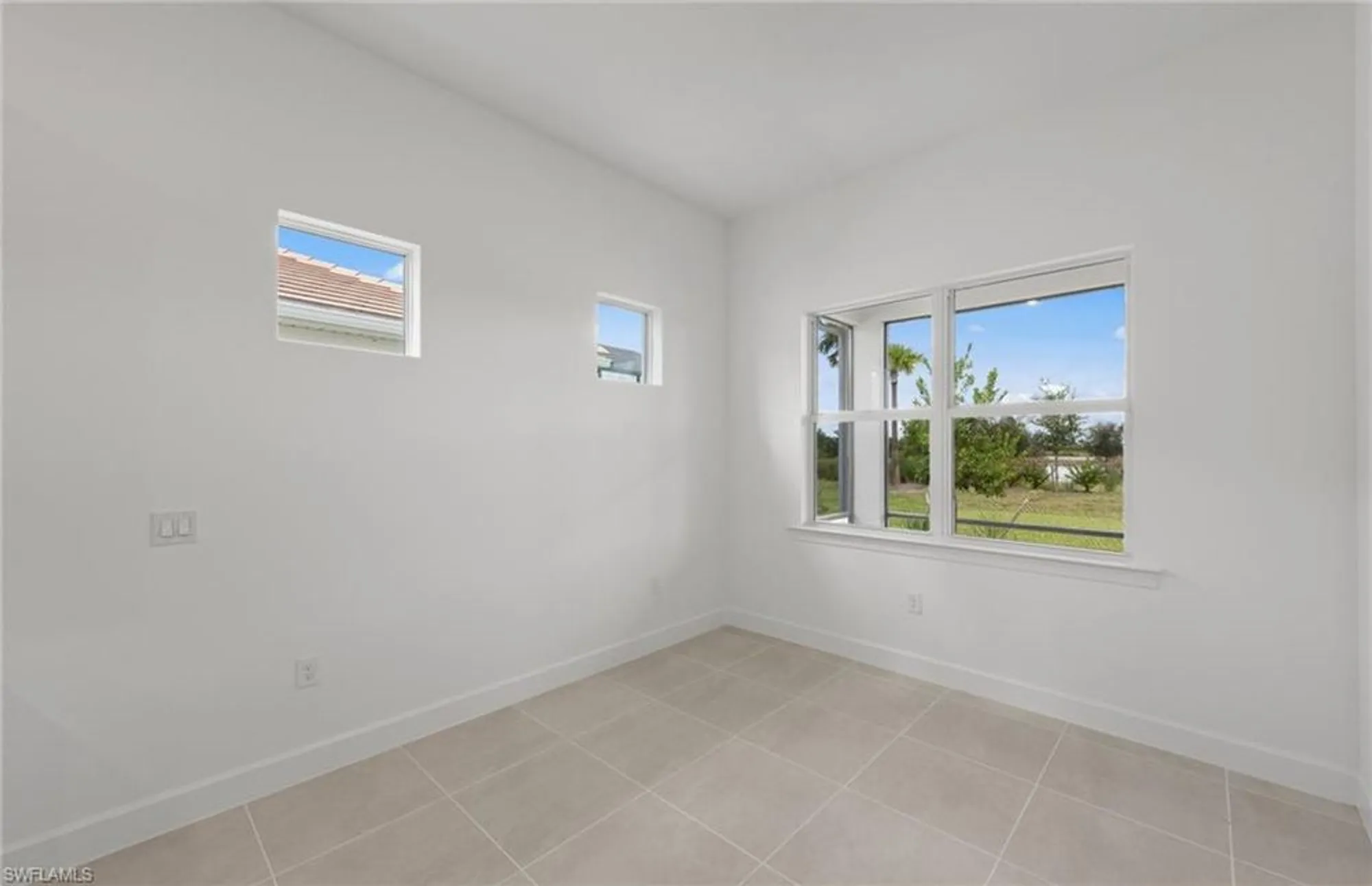 Property Slideshow image 10 of 30 | 12611 quartz dr, Alva, FL, 33920