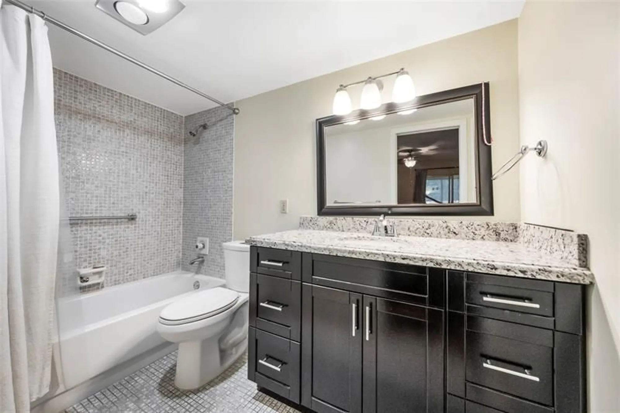 Property Slideshow image 16 of 29 | 404 richmond a # 404, Deerfield Beach, FL, 33442