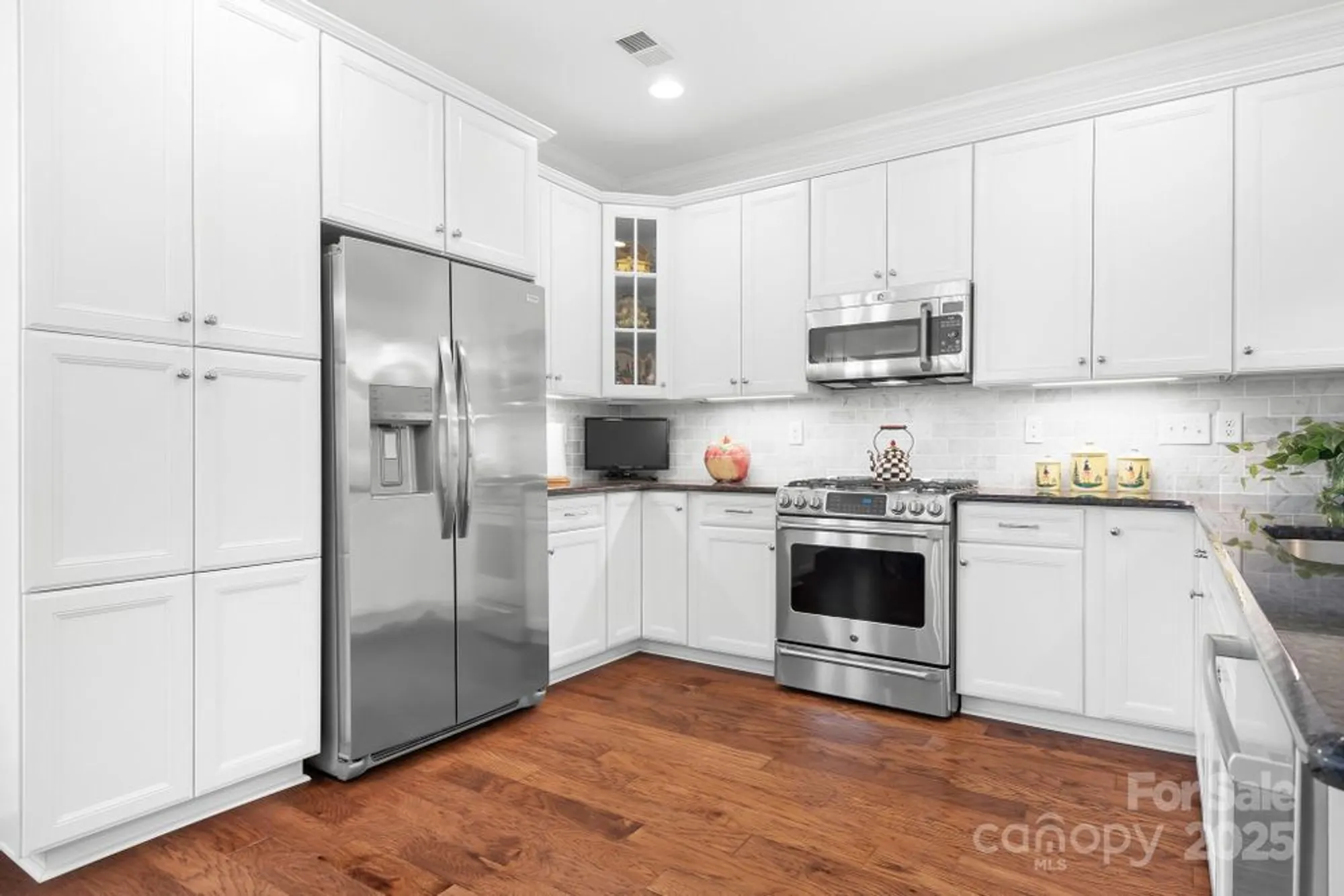 Property Slideshow image 15 of 42 | 11715 meetinghouse dr, Cornelius, NC, 28031