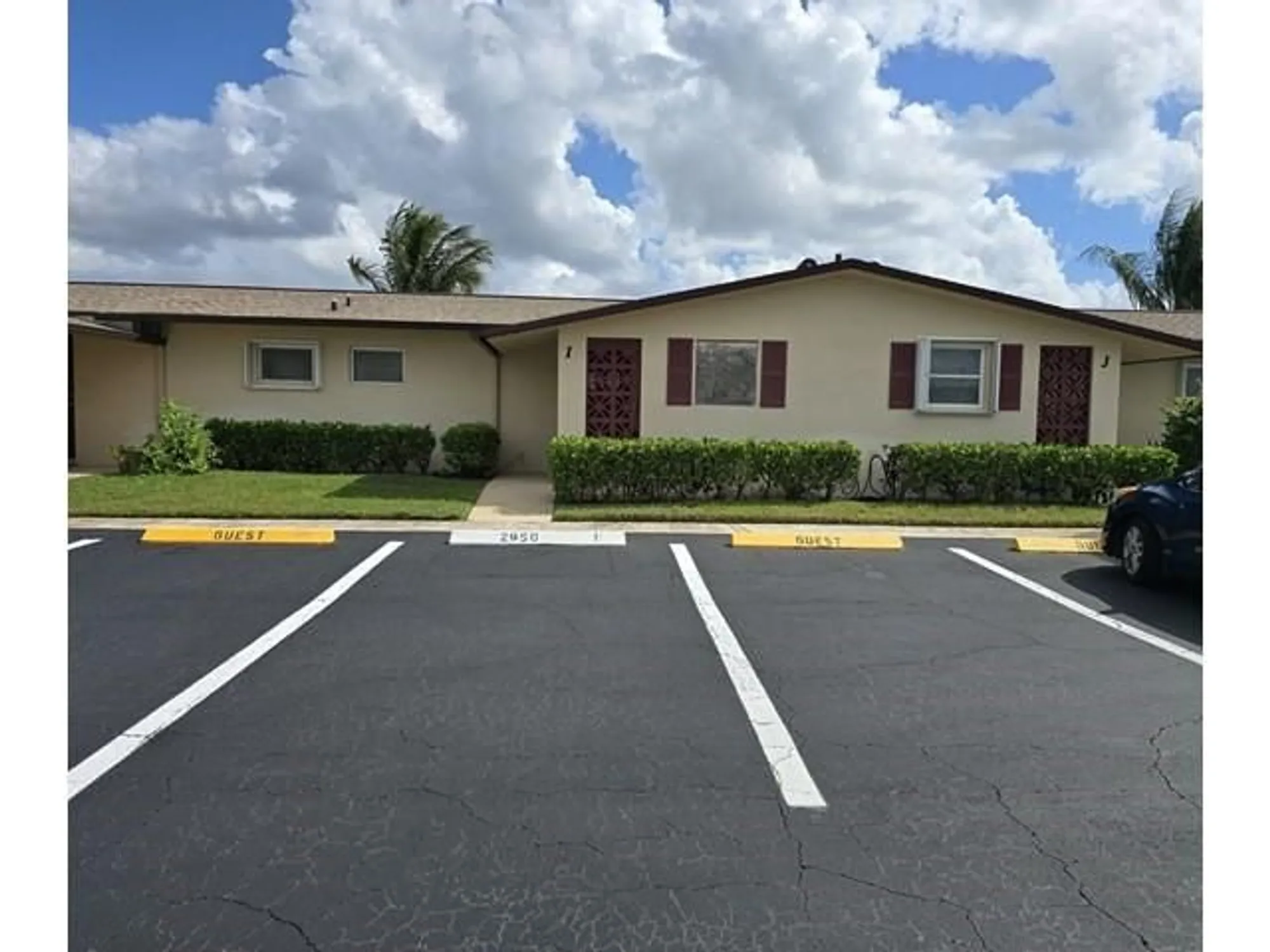Property Slideshow image 1 of 30 | 2950 crosley dr i, West Palm Beach, FL, 33415
