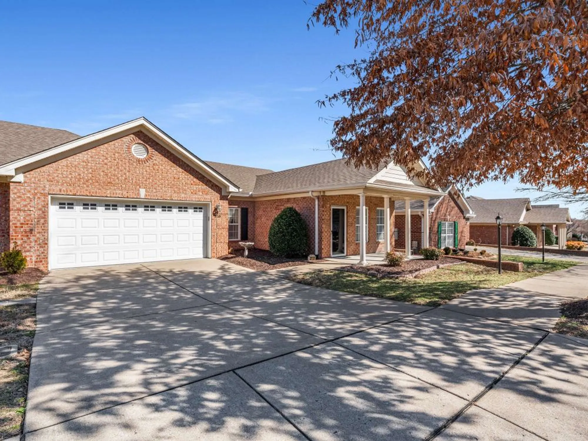 Property Slideshow image 4 of 47 | 215 wrennewood ln, Franklin, TN, 37064