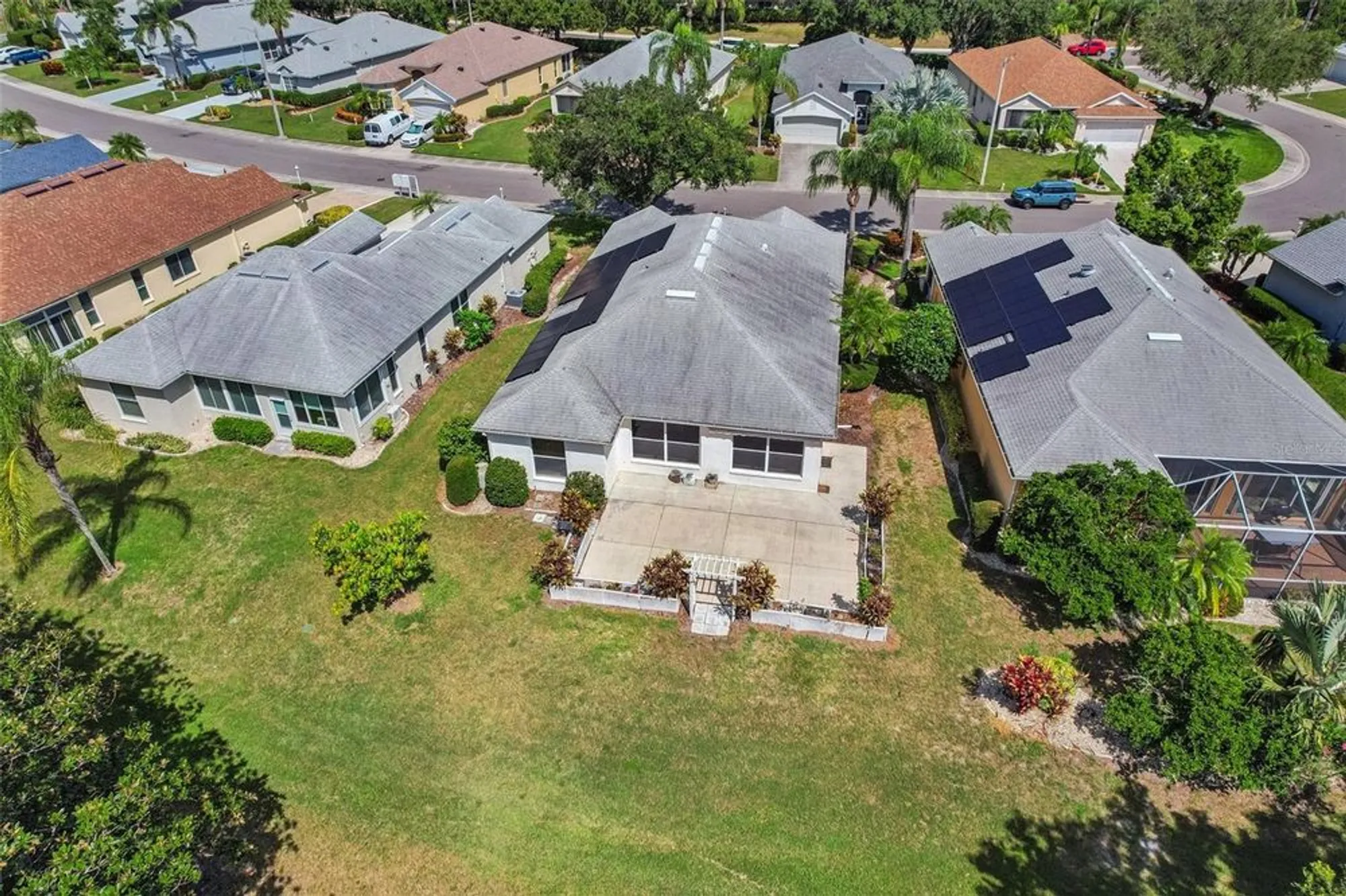 Property Slideshow image 41 of 61 | 2114 worthington greens dr, Sun City Center, FL, 33573