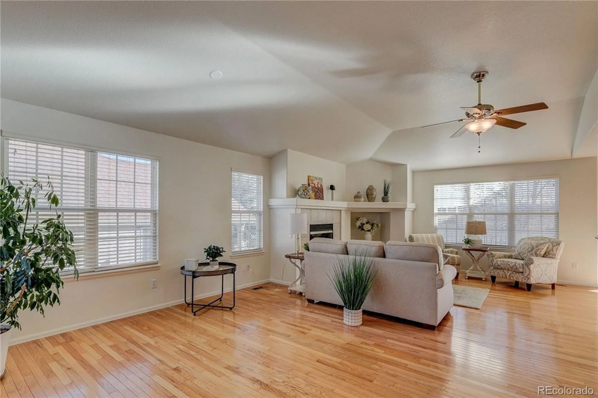 Property Slideshow image 6 of 45 | 22460 e heritage pkwy, Aurora, CO, 80016