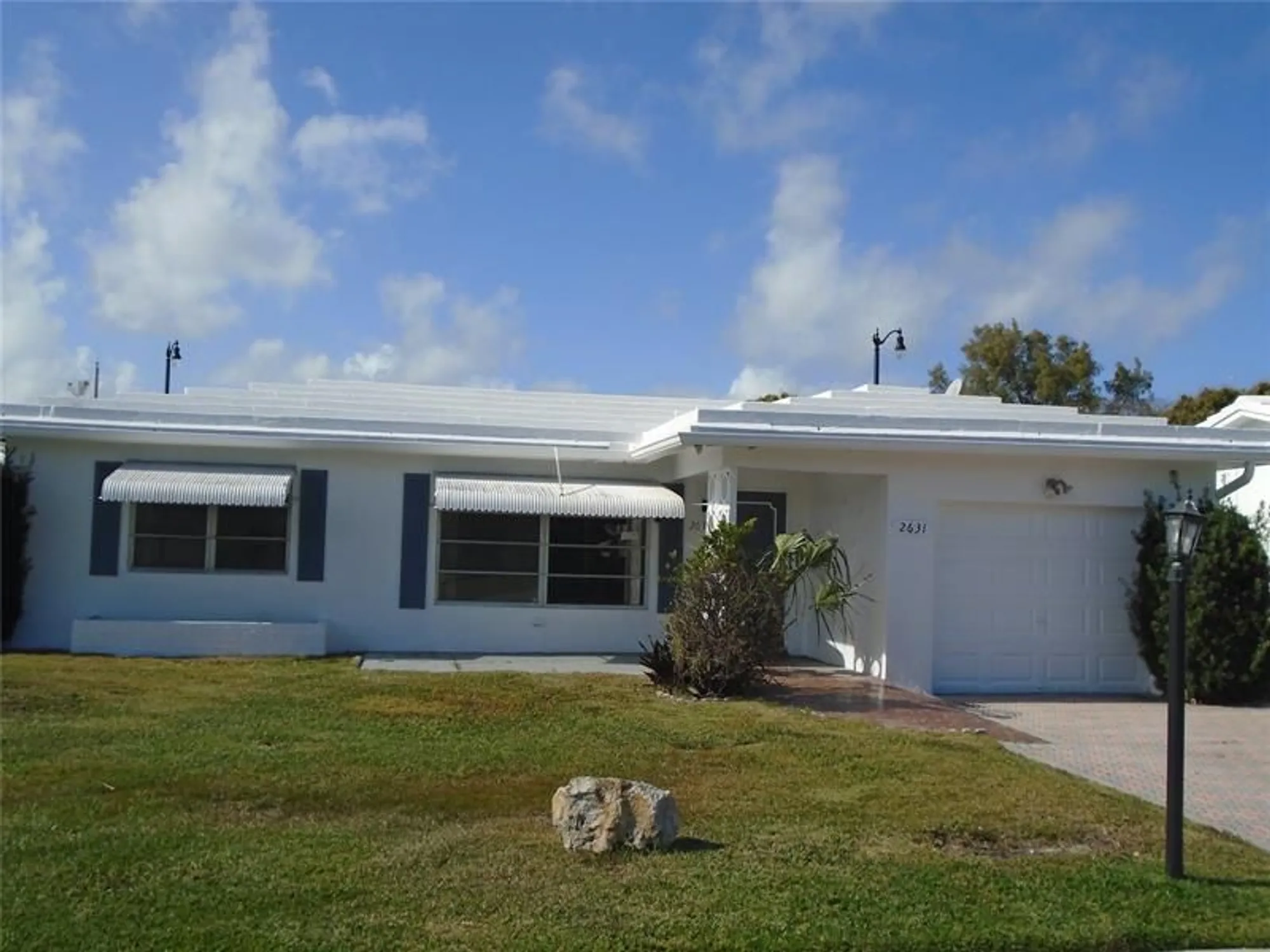 Property Slideshow image 3 of 26 | 2631 w golf blvd, Pompano Beach, FL, 33064