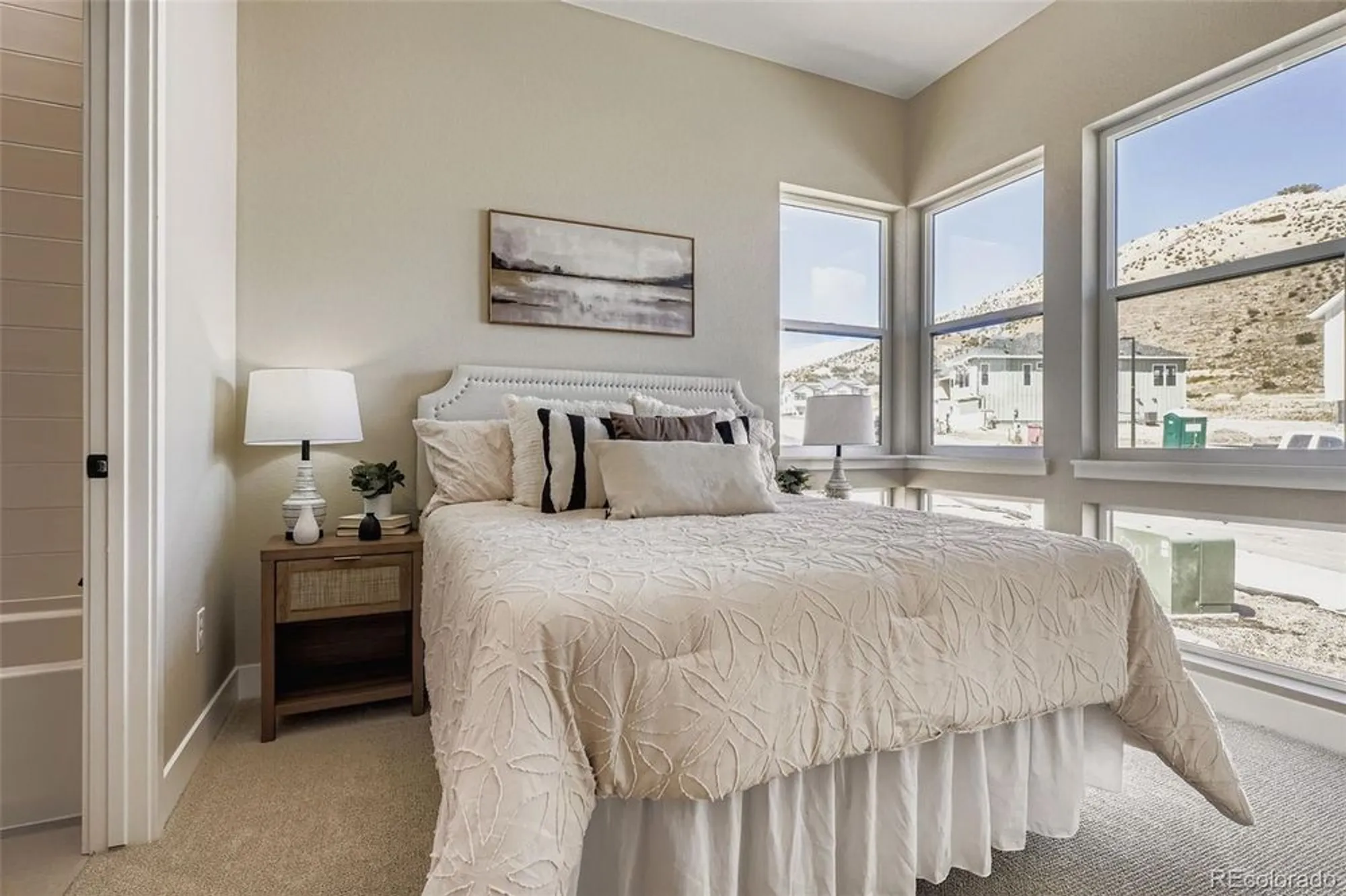Property Slideshow image 19 of 36 | 2011 grayside cir, Castle Rock, CO, 80109