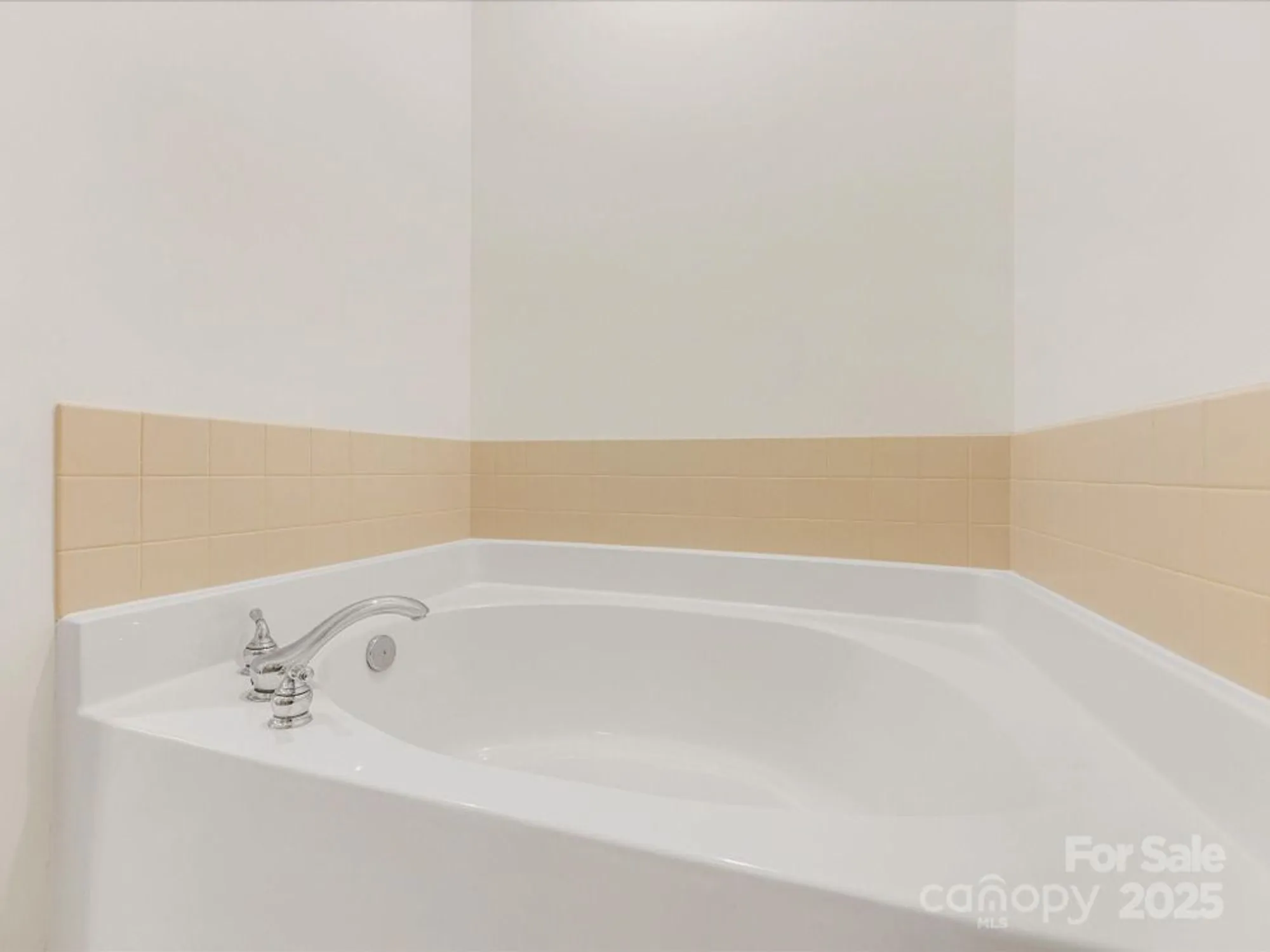 Property Slideshow image 27 of 47 | 2963 bellasera way, Matthews, NC, 28105