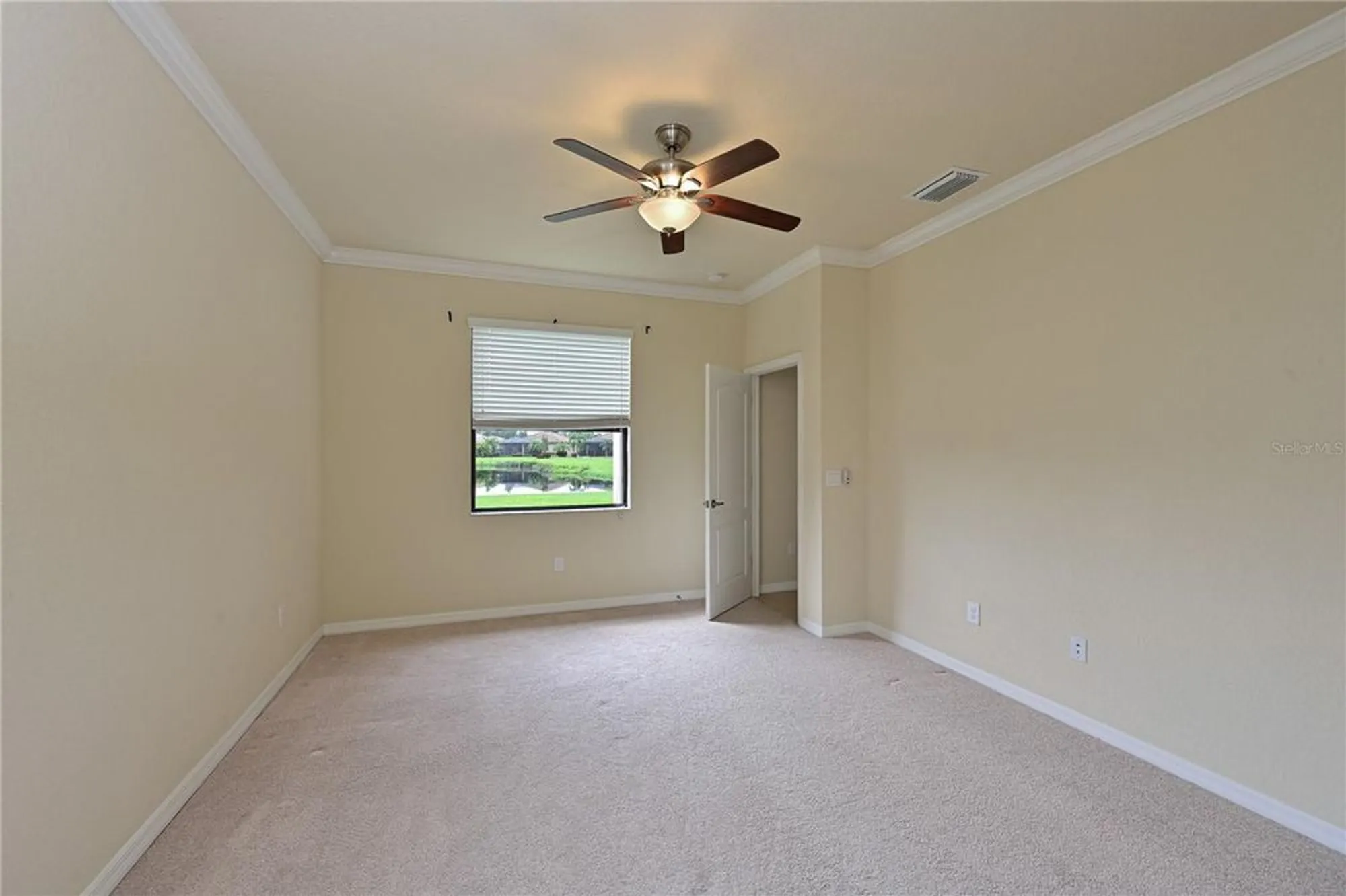 Property Slideshow image 13 of 53 | 7114 quiet creek dr, Bradenton, FL, 34212