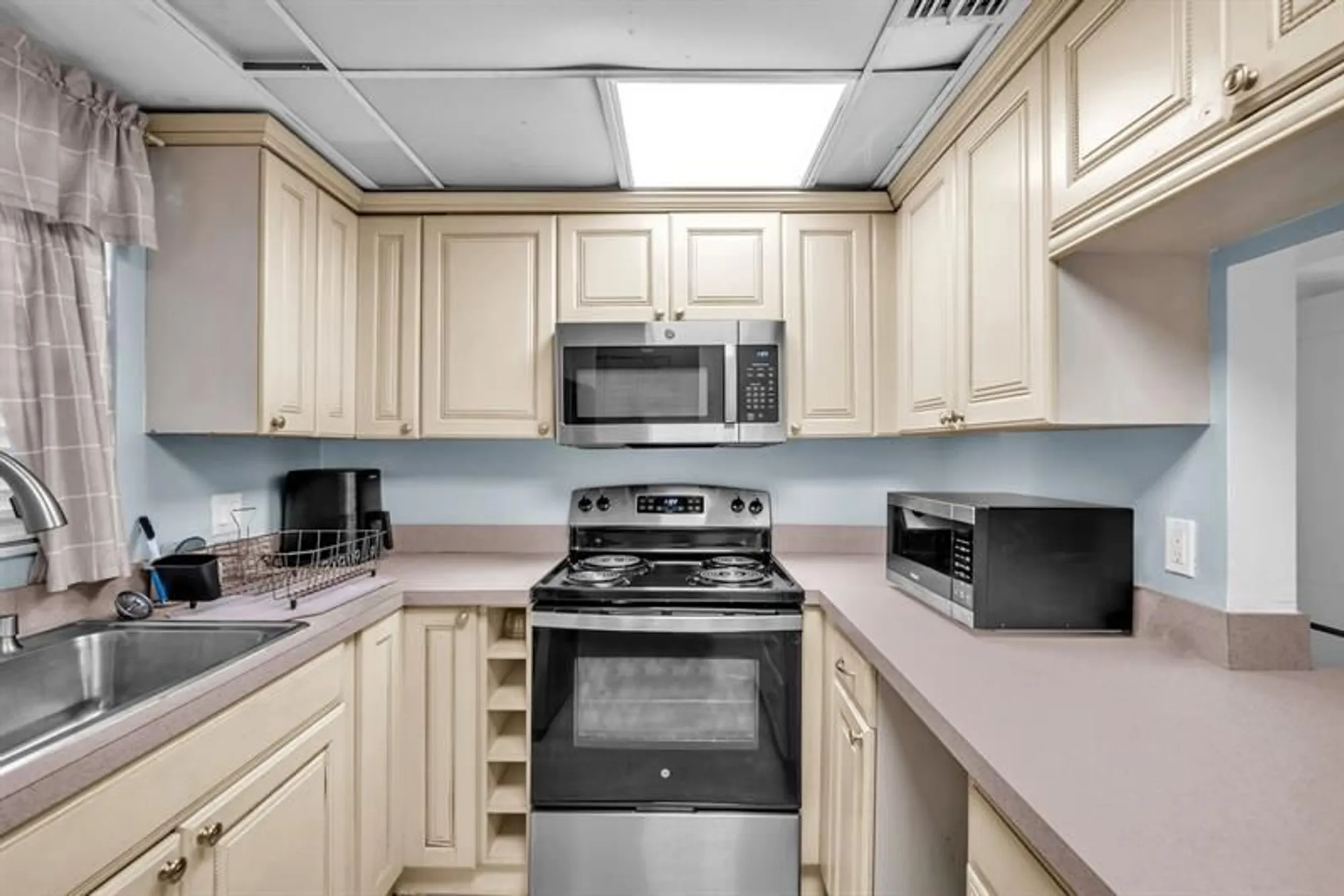 Property Slideshow image 1 of 33 | 12025 w greenway dr apt 104, Royal Palm Beach, FL, 33411