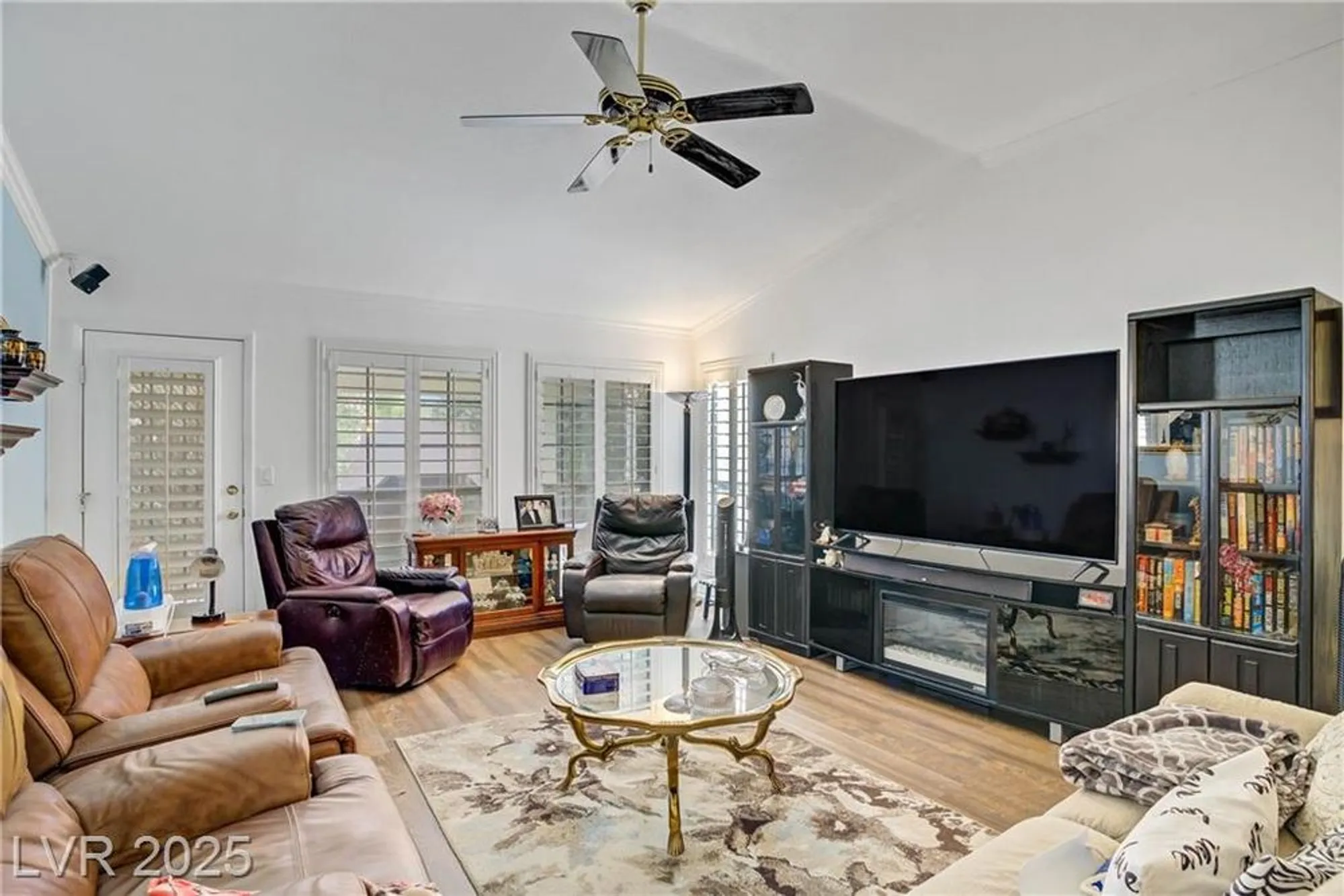 Property Slideshow image 10 of 29 | 5420 cove point dr, Las Vegas, NV, 89130