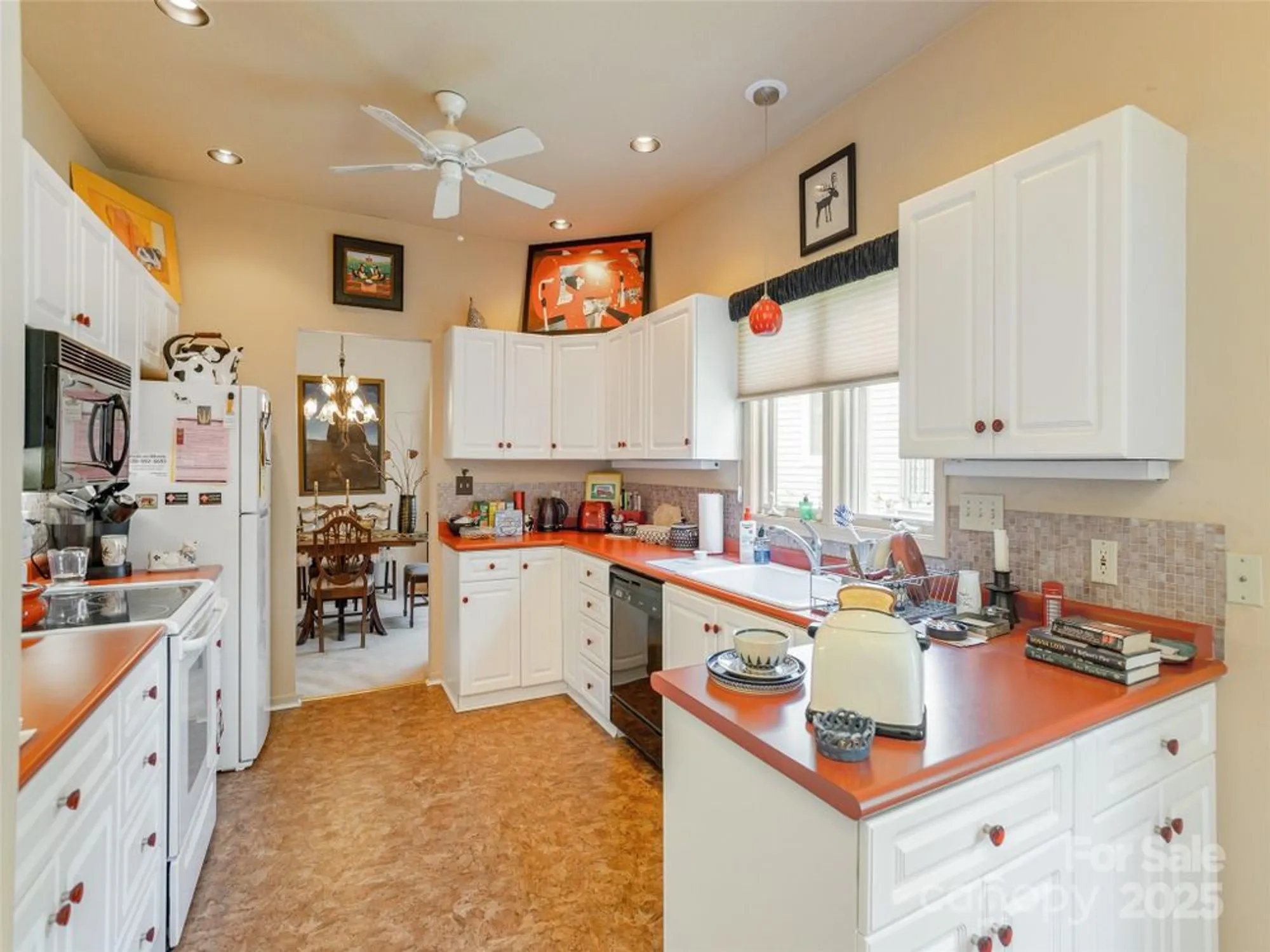 Property Slideshow image 11 of 24 | 12 country meadows ln, Hendersonville, NC, 28792