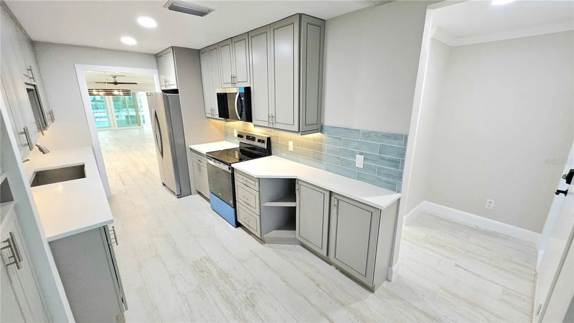 Property Slideshow image 13 of 43 | 517 boca ciega point blvd n, St Petersburg, FL, 33708