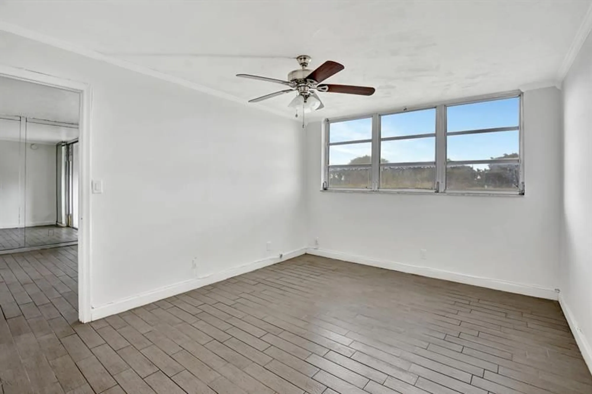 Property Slideshow image 6 of 16 | 9400 n hollybrook lake dr 105, Pembroke Pines, FL, 33025