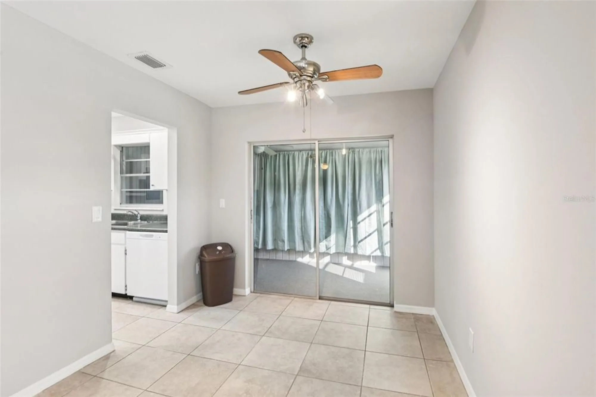 Property Slideshow image 11 of 63 | 2304 glenmore cir 327, Sun City Center, FL, 33573